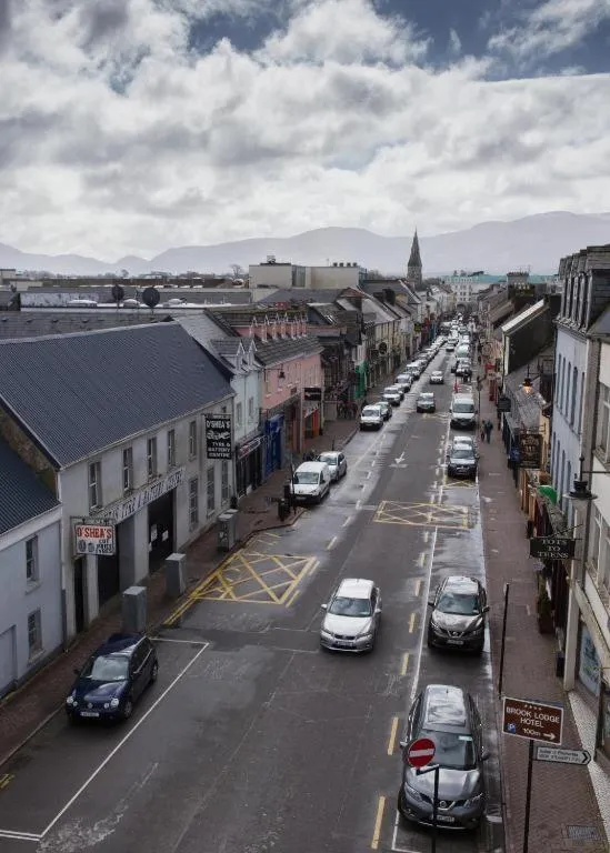 Quiet street view in Park Place Apartments
