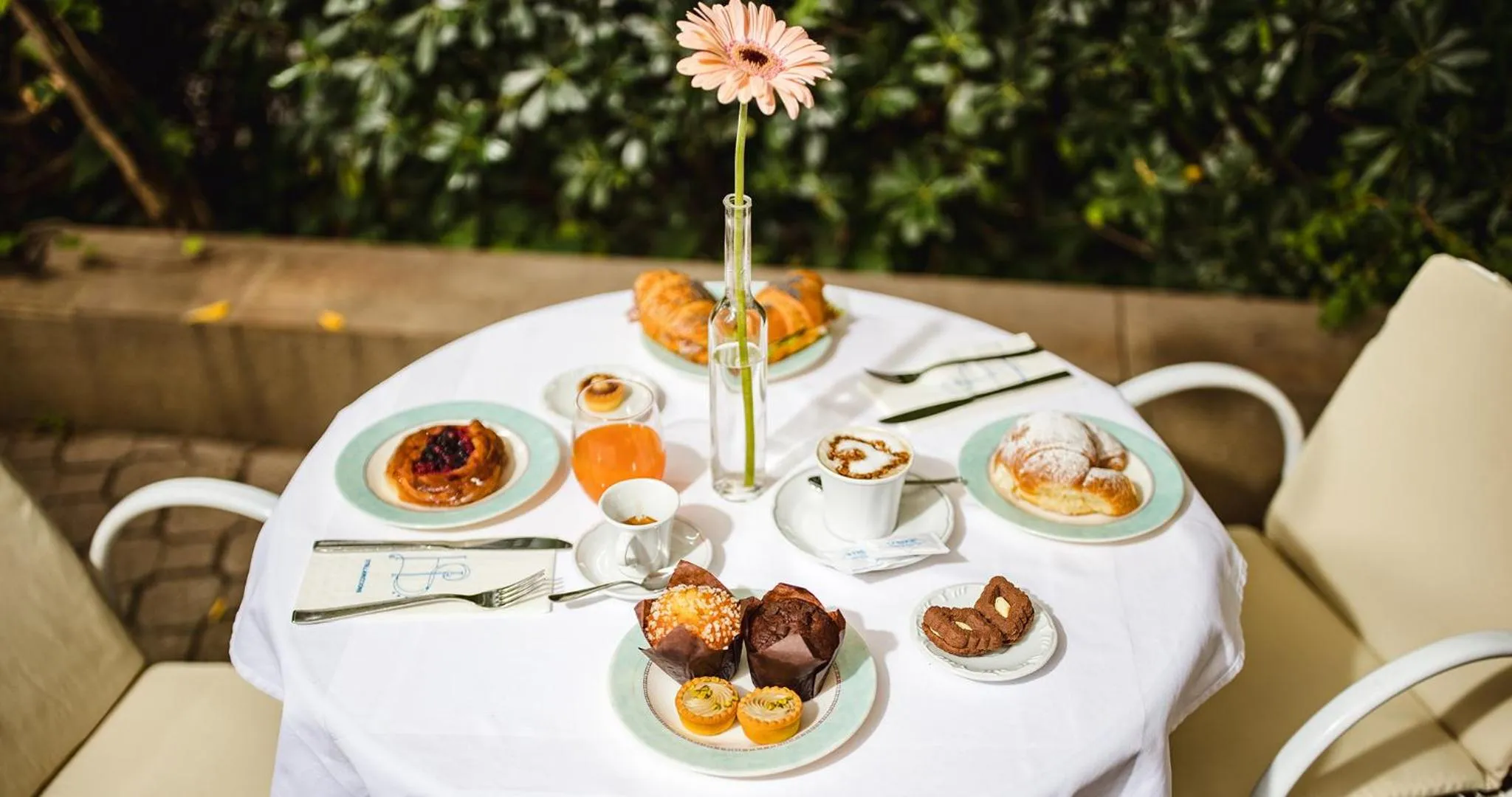 Food and drinks in Hotel Stella