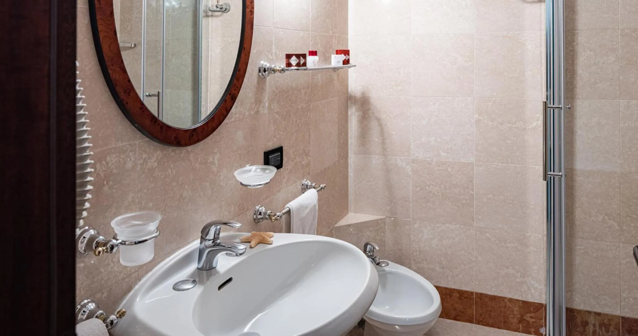 Shower in Hotel Stella