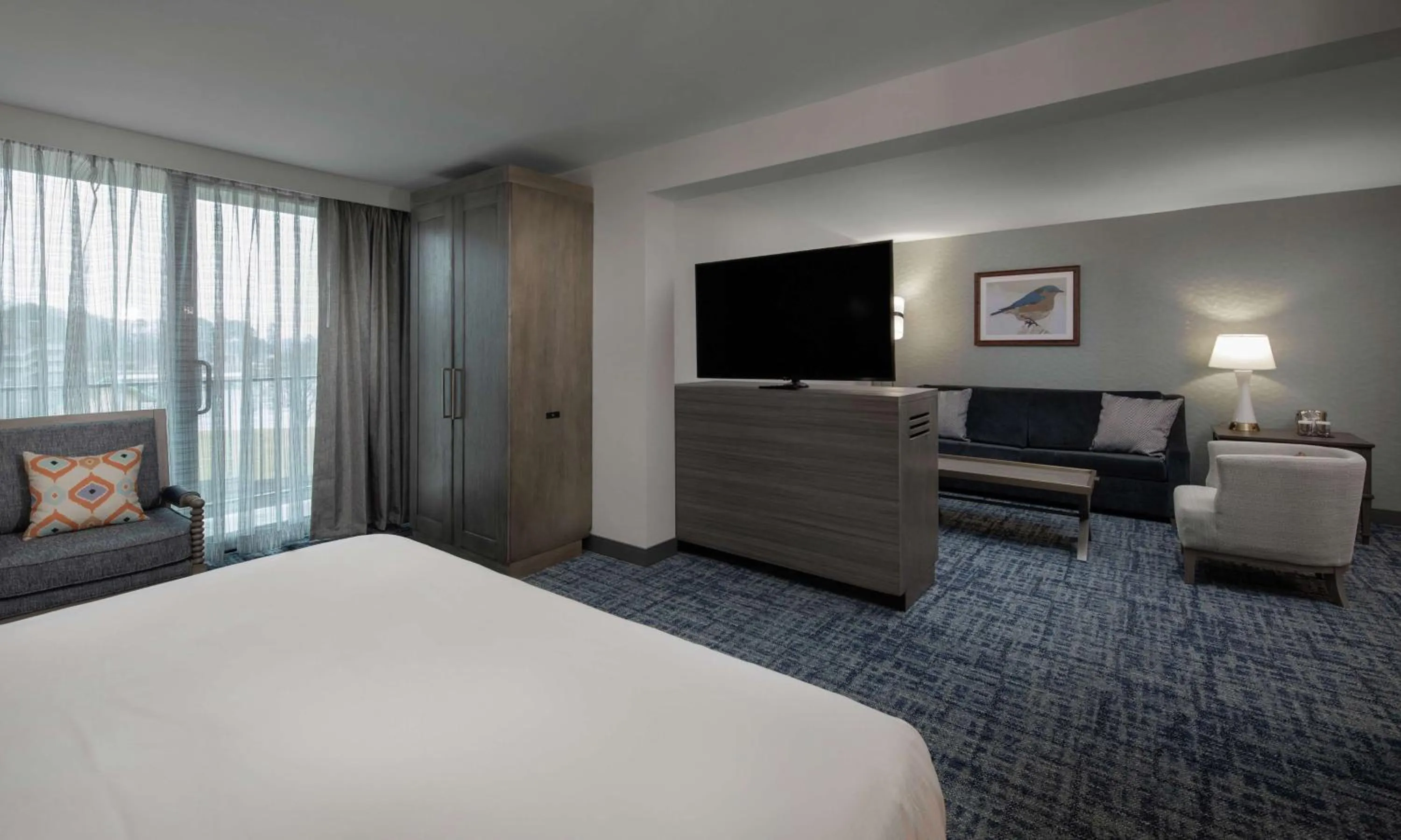 Bedroom, Bed in DoubleTree by Hilton Hot Springs