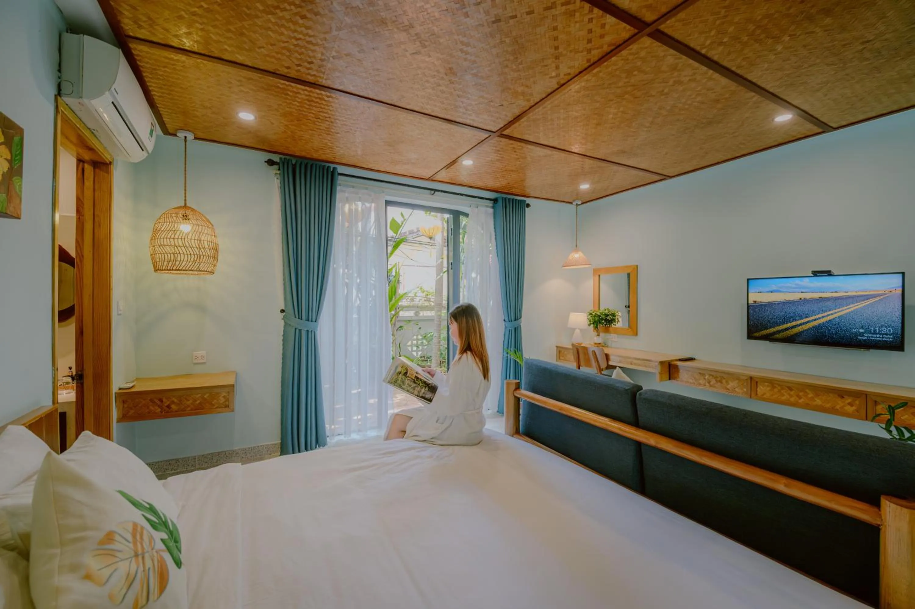 Bed in Villa De Campagne Hoi An- Boutique homestay with pool and family soul