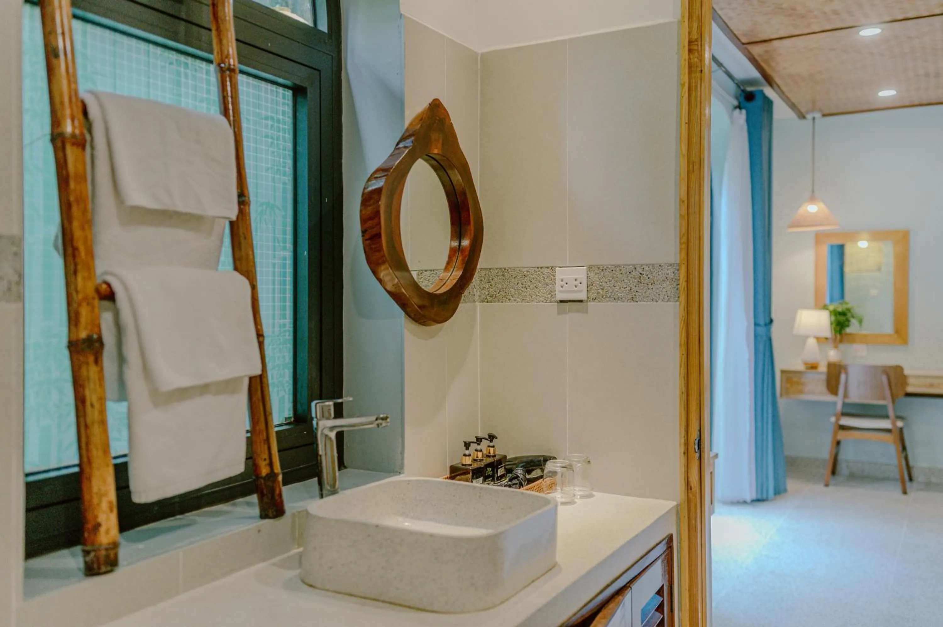 Bathroom in Villa De Campagne Hoi An- Boutique homestay with pool and family soul