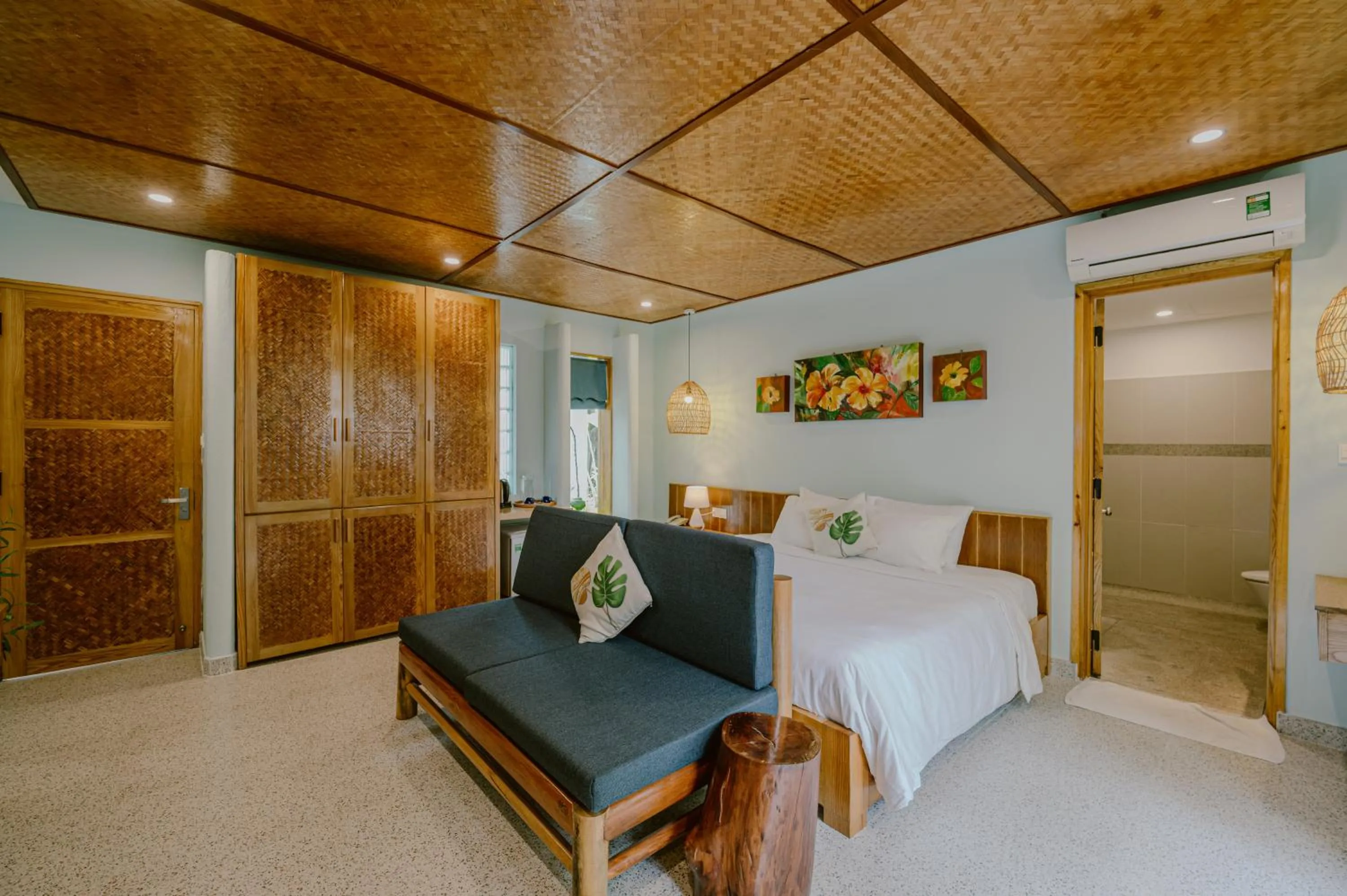 Toilet, Bed in Villa De Campagne Hoi An- Boutique homestay with pool and family soul