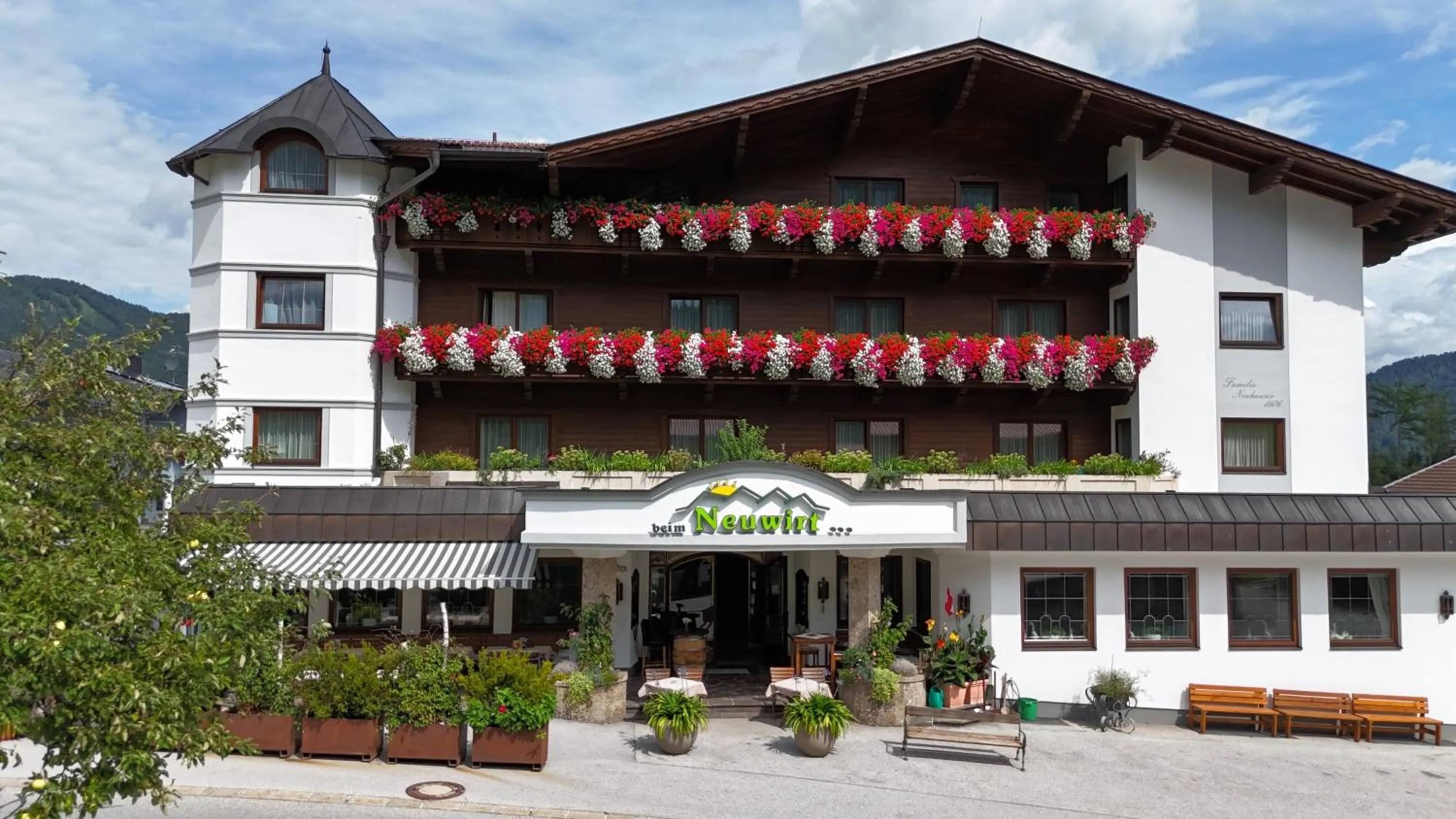 Property building in Hotel Neuwirt
