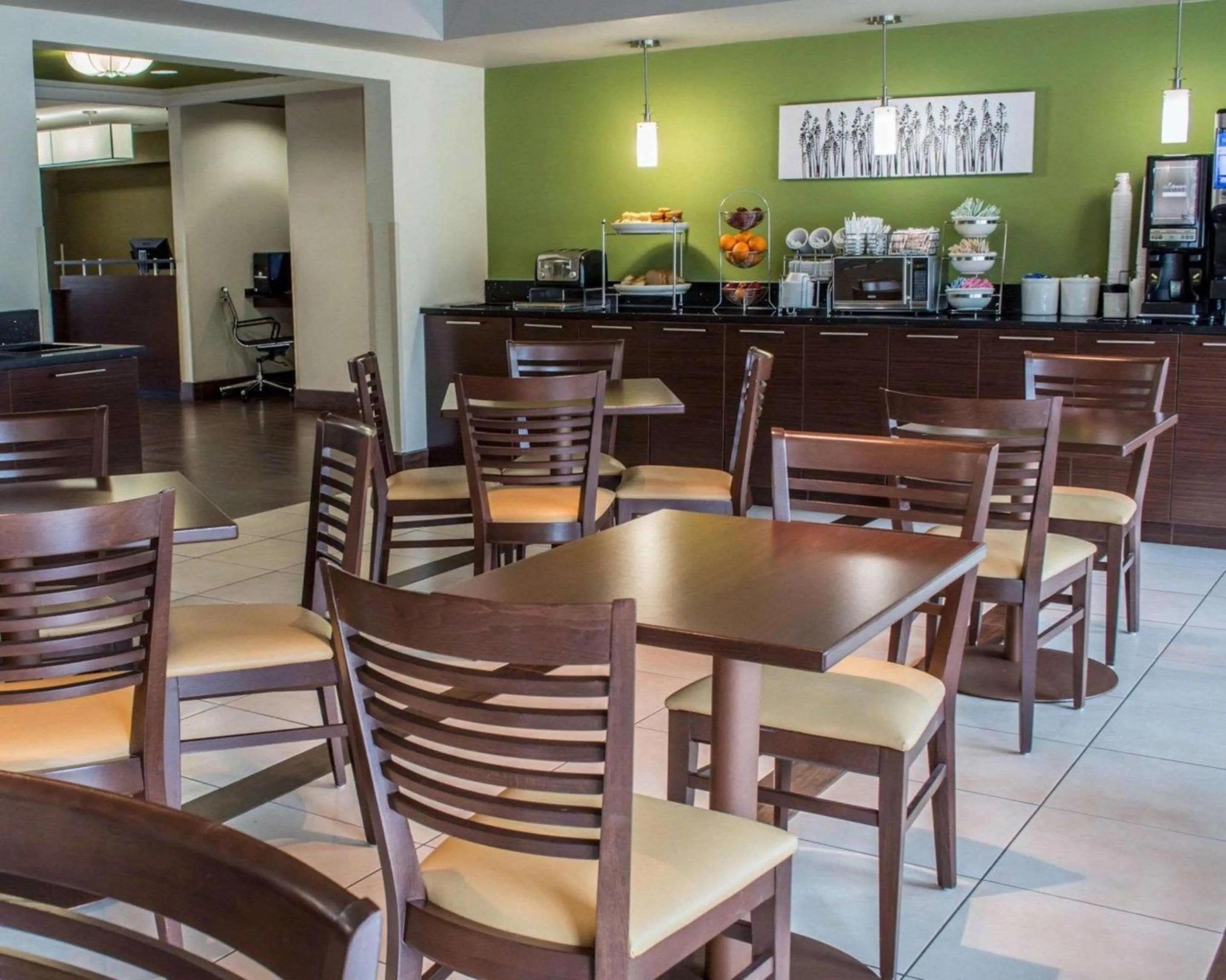 Breakfast in Sleep Inn Historic