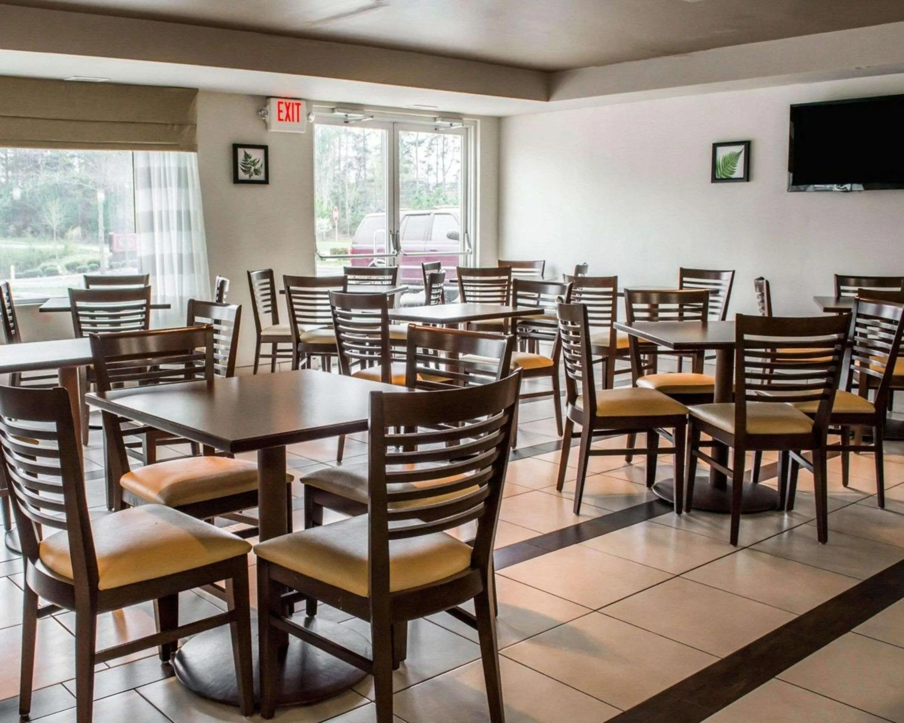 Breakfast in Sleep Inn Historic