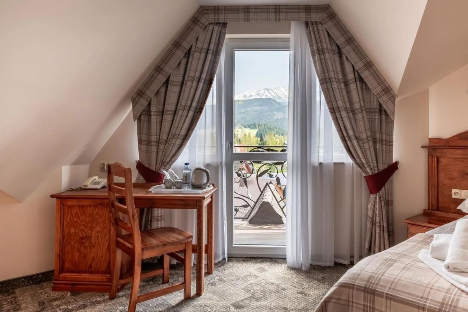 Bed in Helan Family & SPA