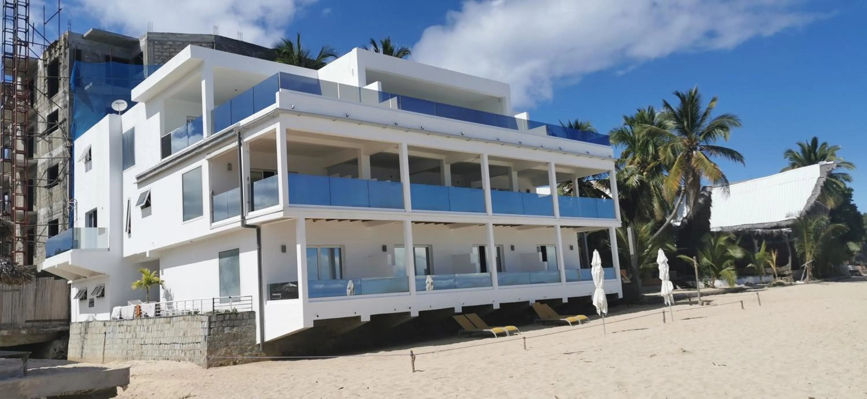 Property building in Etoile Blanche