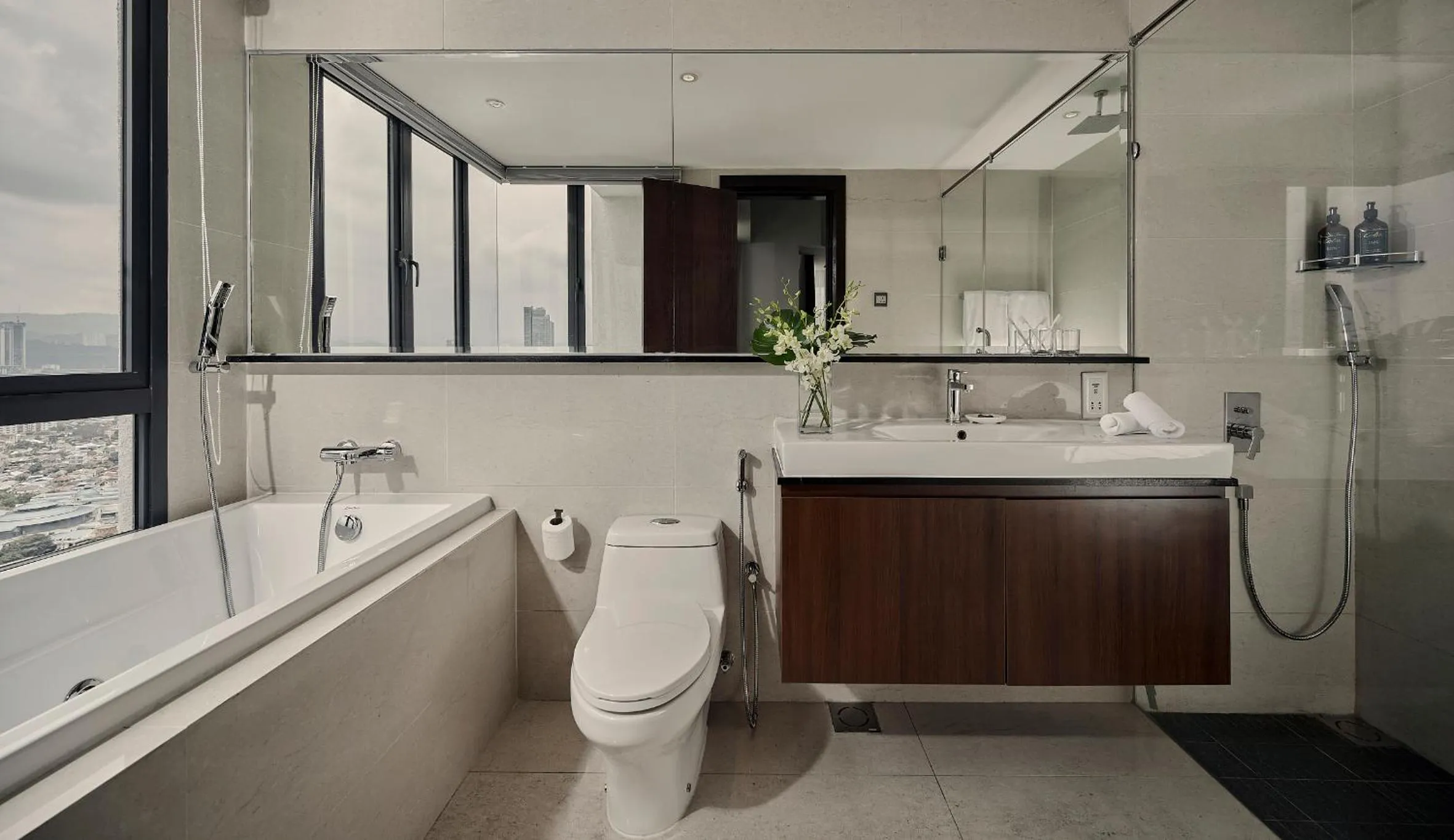 Shower in TRILLION SUITES by SLG