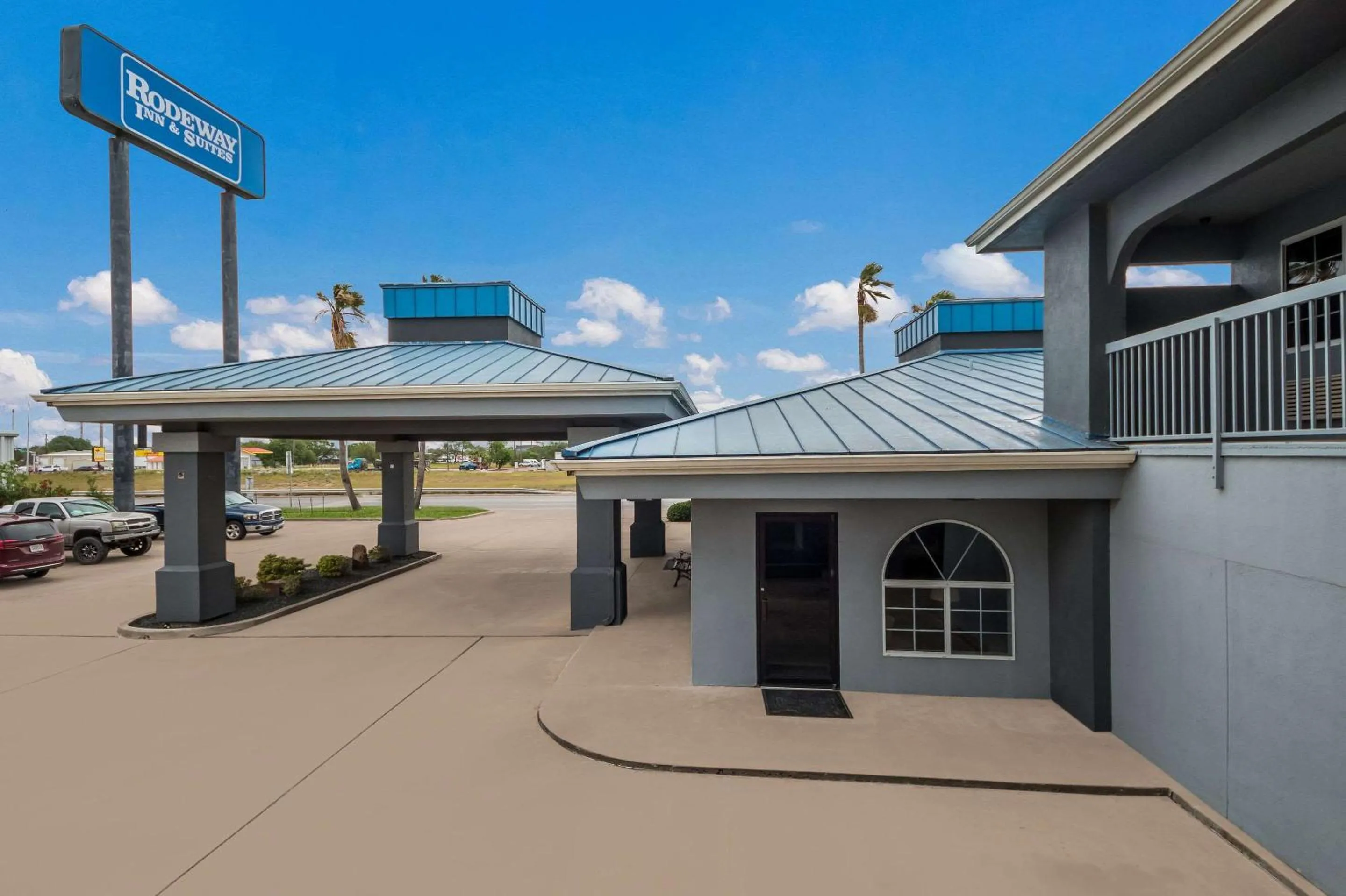 Property building in Rodeway Inn & Suites Corpus Christi Northwest