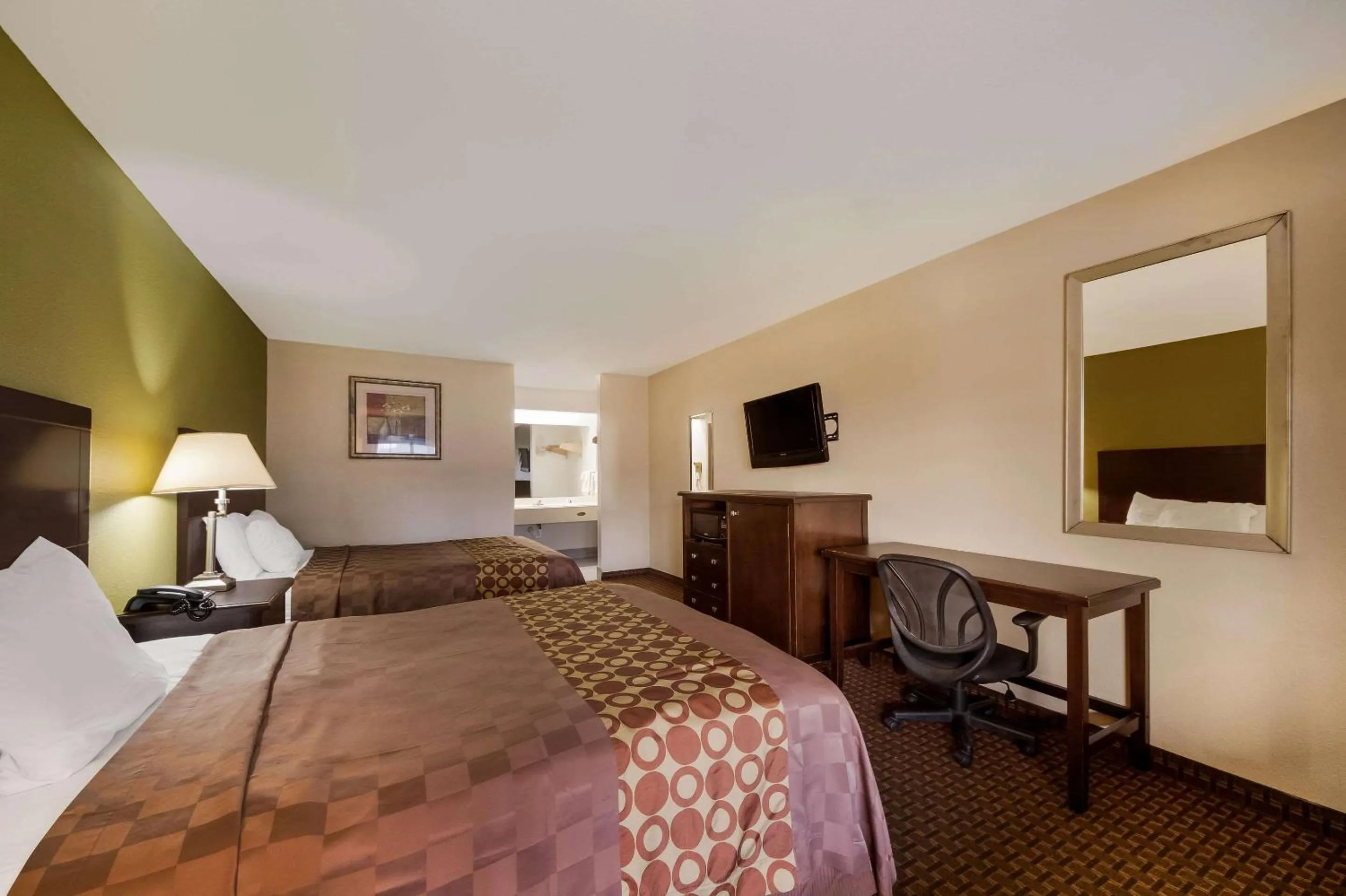 Bedroom, Bed in Rodeway Inn & Suites Corpus Christi Northwest
