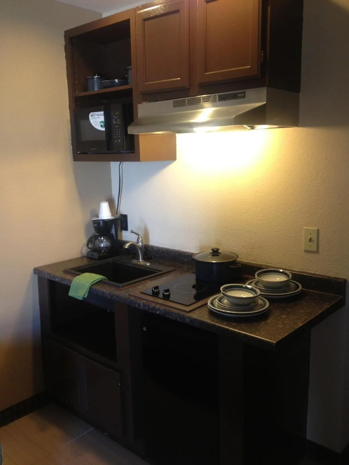 Kitchen or kitchenette in Rodeway Inn & Suites Corpus Christi Northwest