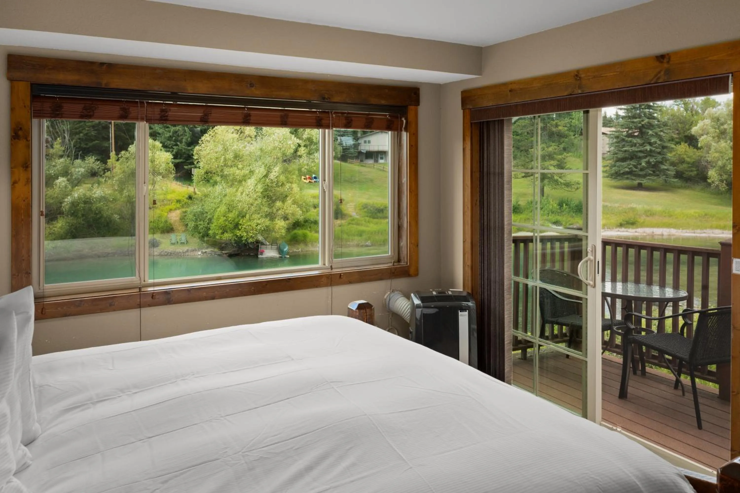 Bed in Duck Inn Lodge