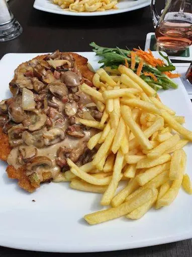 Restaurant/places to eat in Hotel Rutherbach