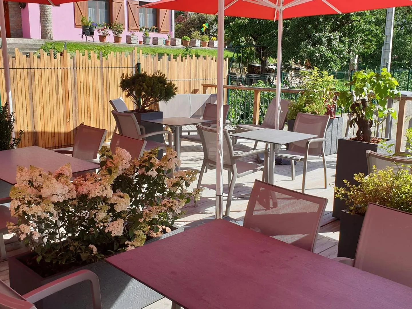 Patio in Hotel L'alpin