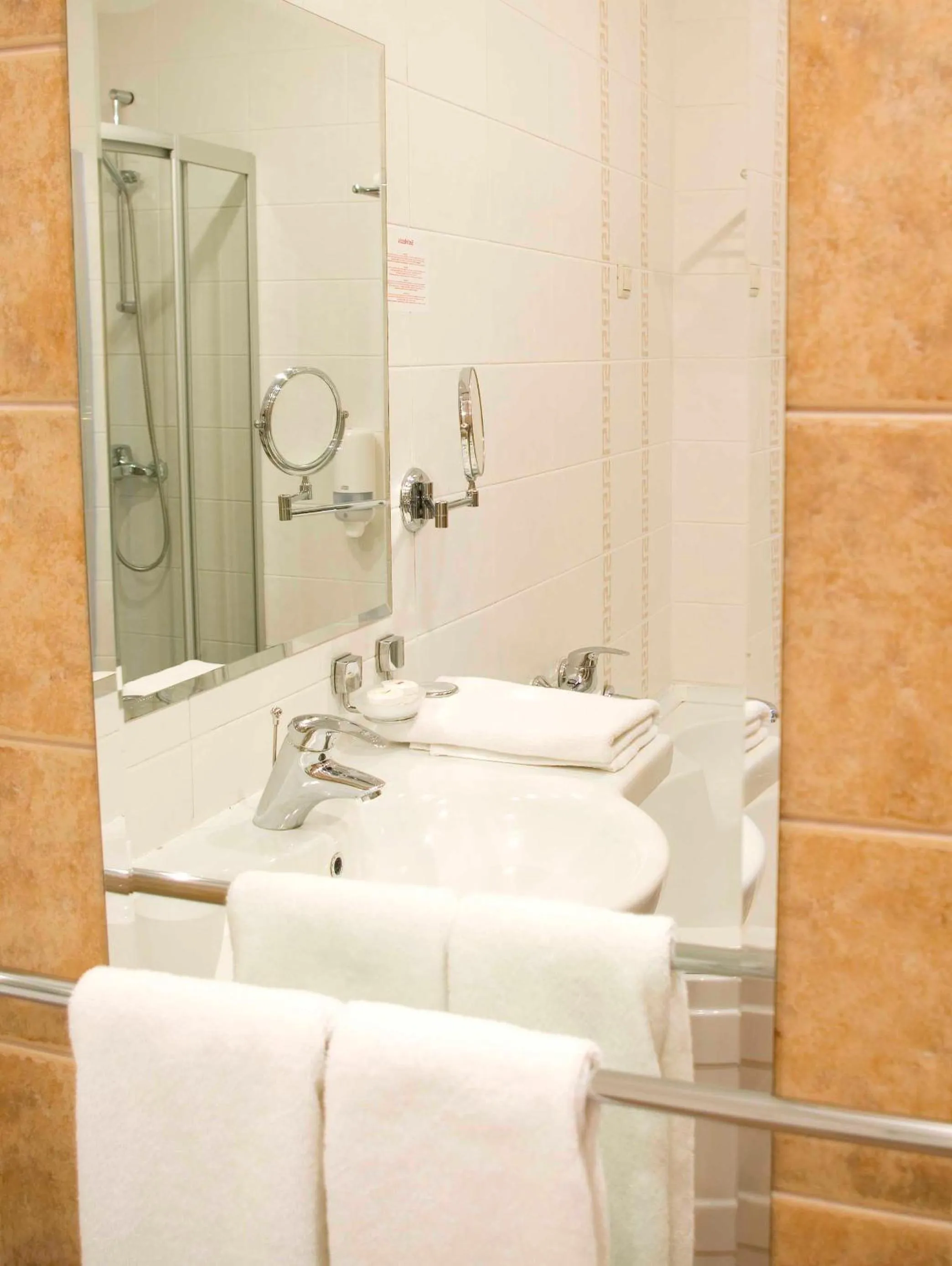 Bathroom in Sol Nessebar Palace All Inclusive