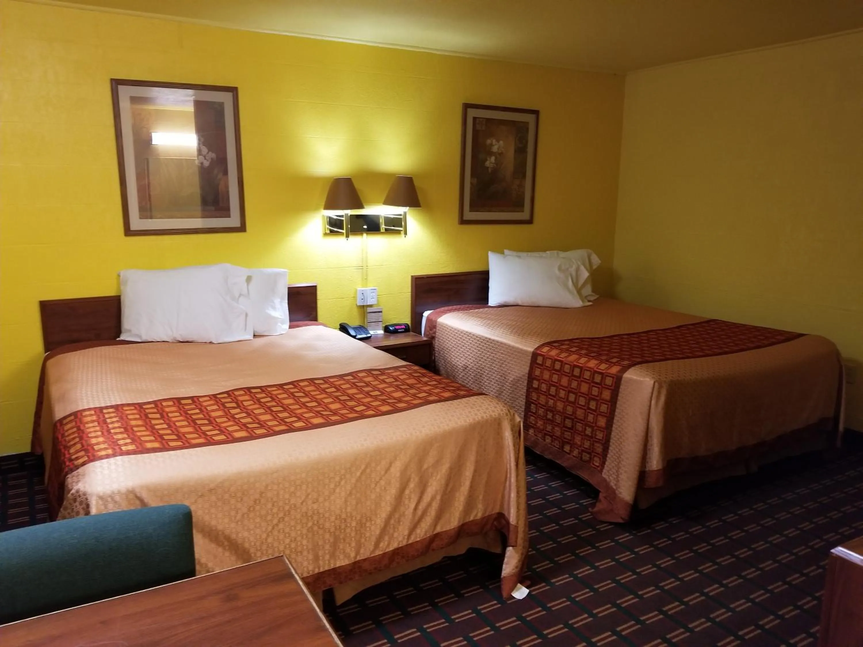 Bed in Motel 7 Rawlins