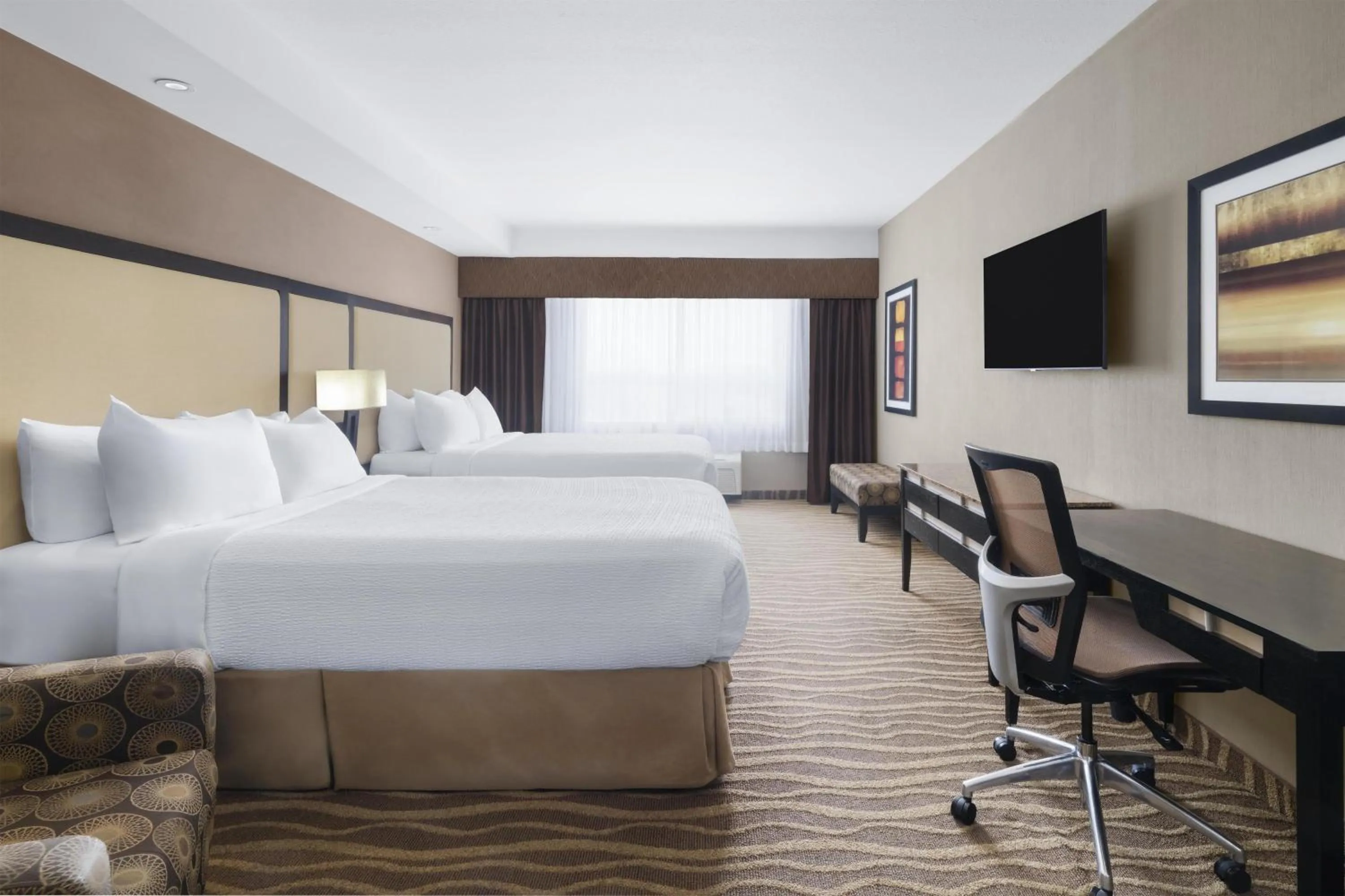 Bedroom, Bed in Best Western Premier Freeport Inn Calgary Airport