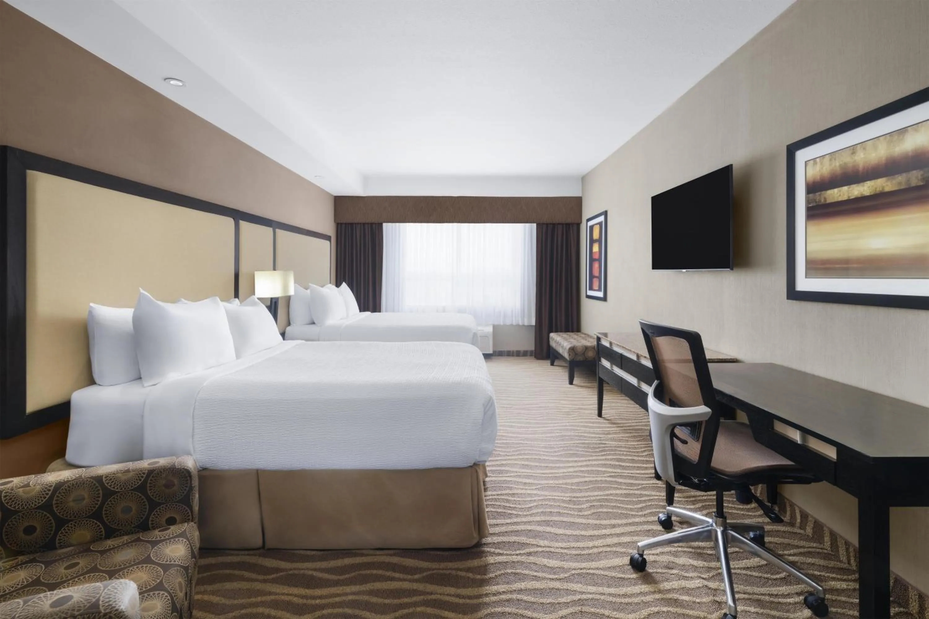 Bedroom, Bed in Best Western Premier Freeport Inn Calgary Airport