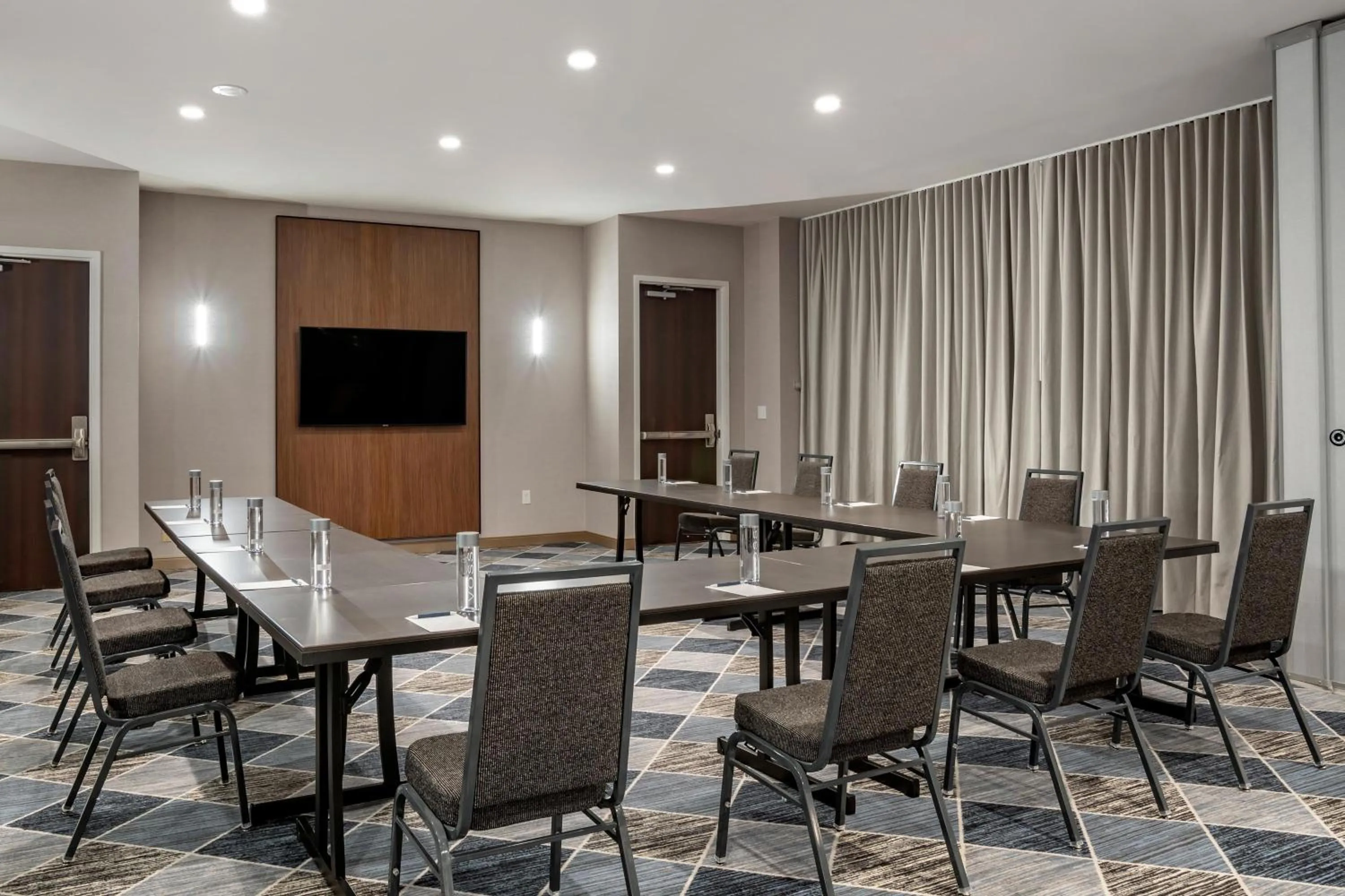 Meeting/conference room in Sheraton Suites Old Town Alexandria