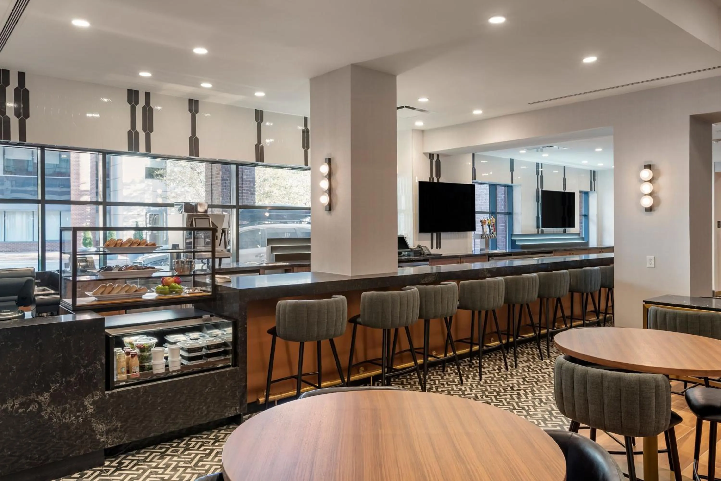 Restaurant/places to eat in Sheraton Suites Old Town Alexandria