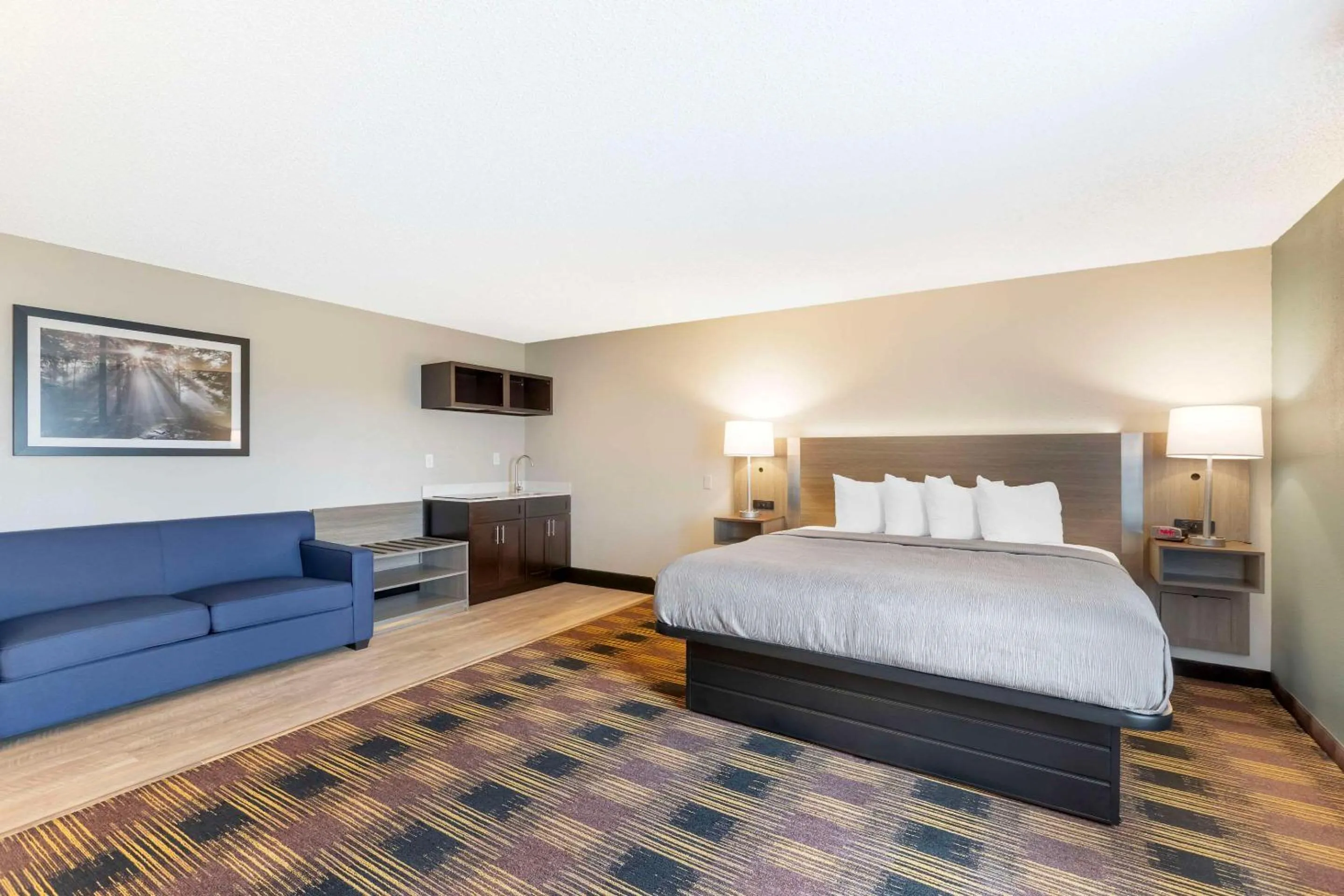 Bedroom, Bed in Quality Inn Newton at I-80