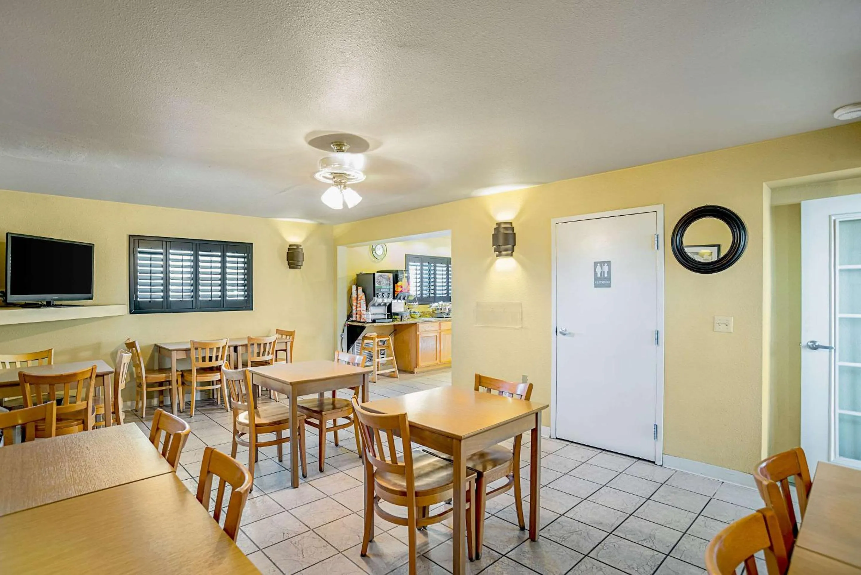 Restaurant/places to eat in Quality Inn & Suites Phoenix NW - Sun City