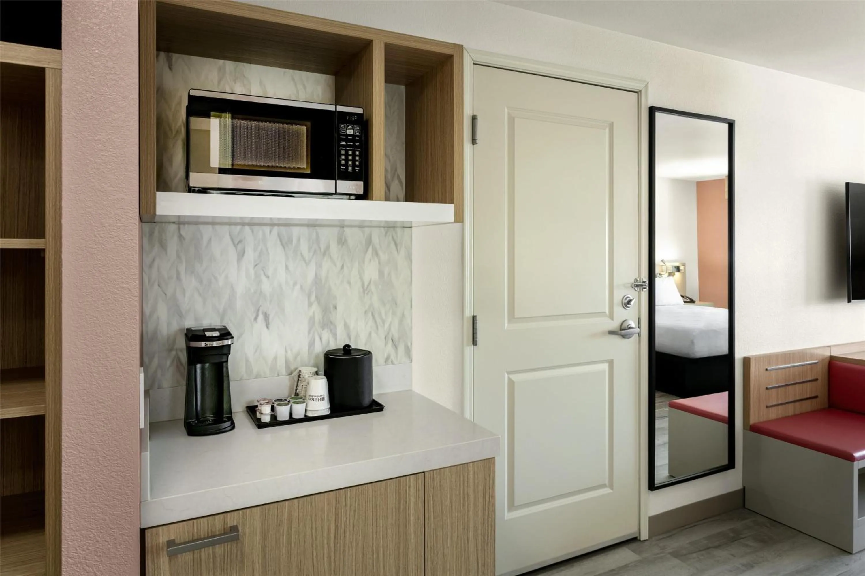 Photo of the whole room, Bed in Hilton Garden Inn Eugene/Springfield