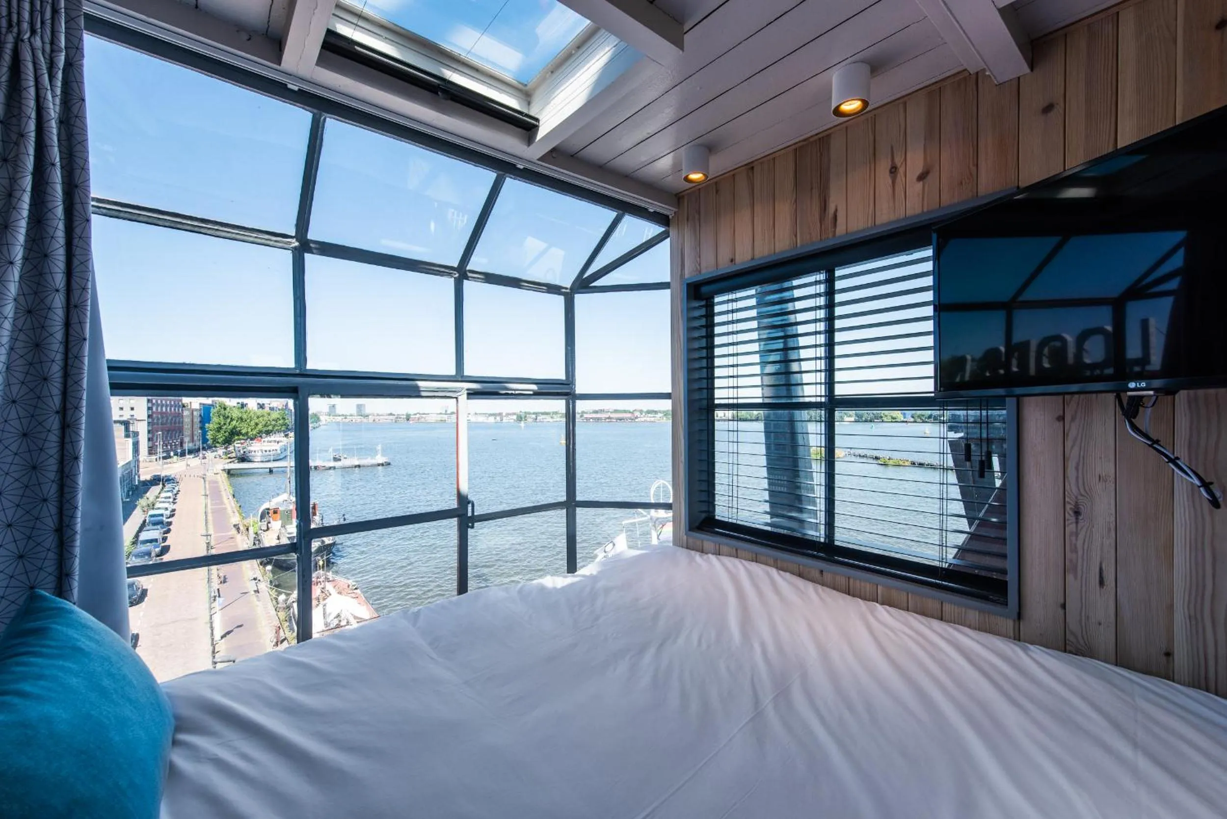 Bedroom, Bed in Numa Amsterdam The Crane