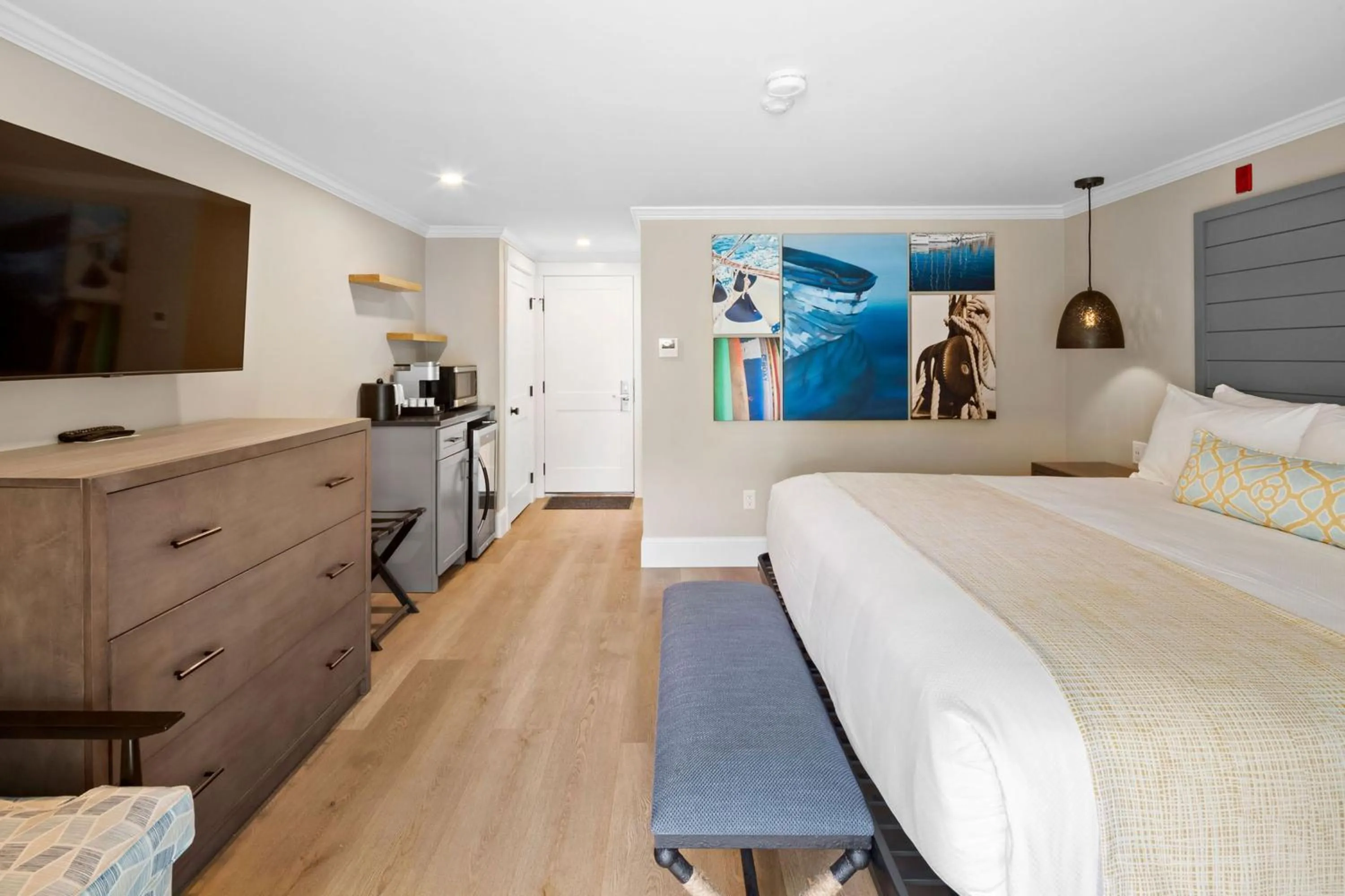 Bed in Pelham on Main