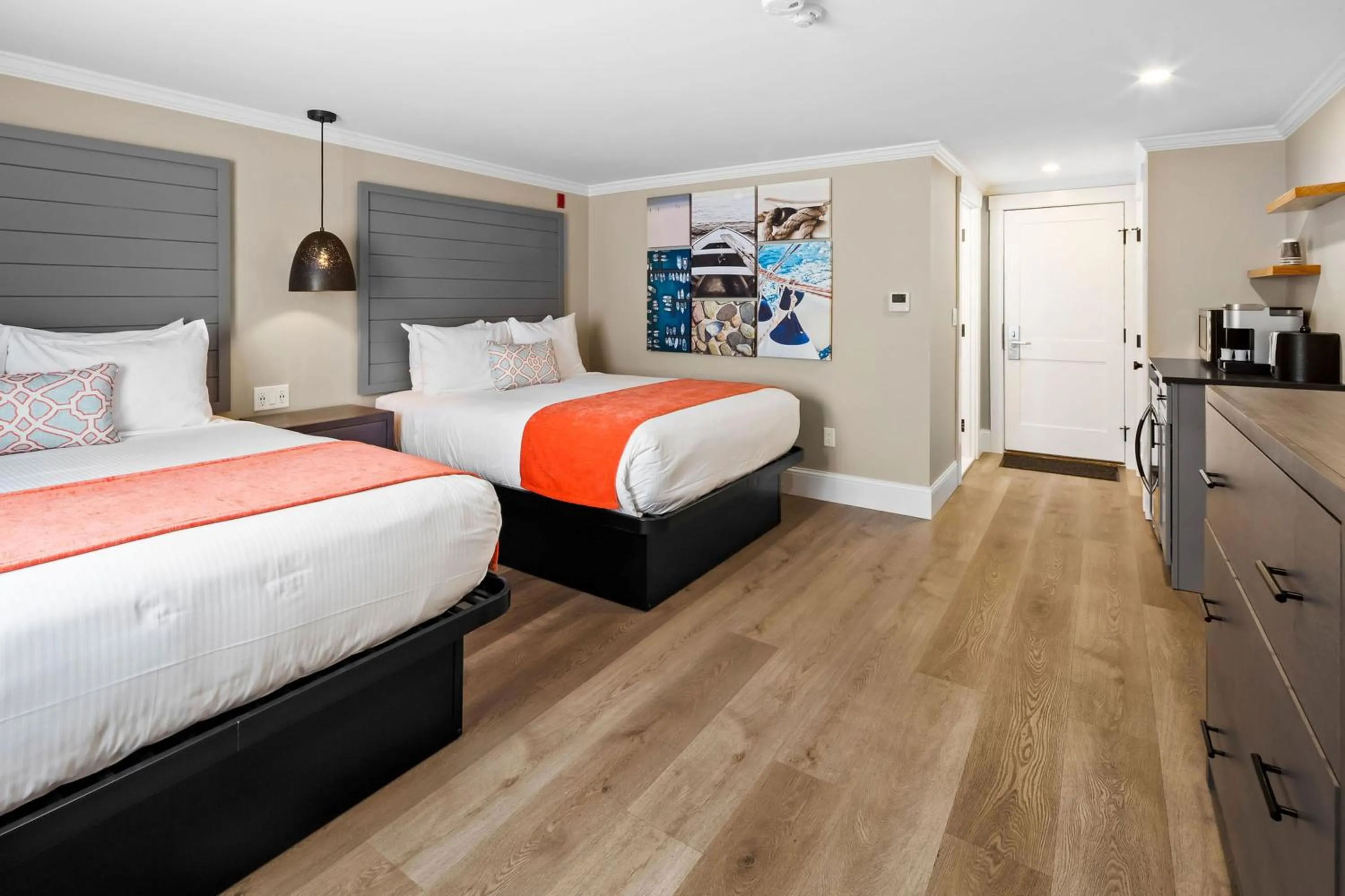 Bed in Pelham on Main