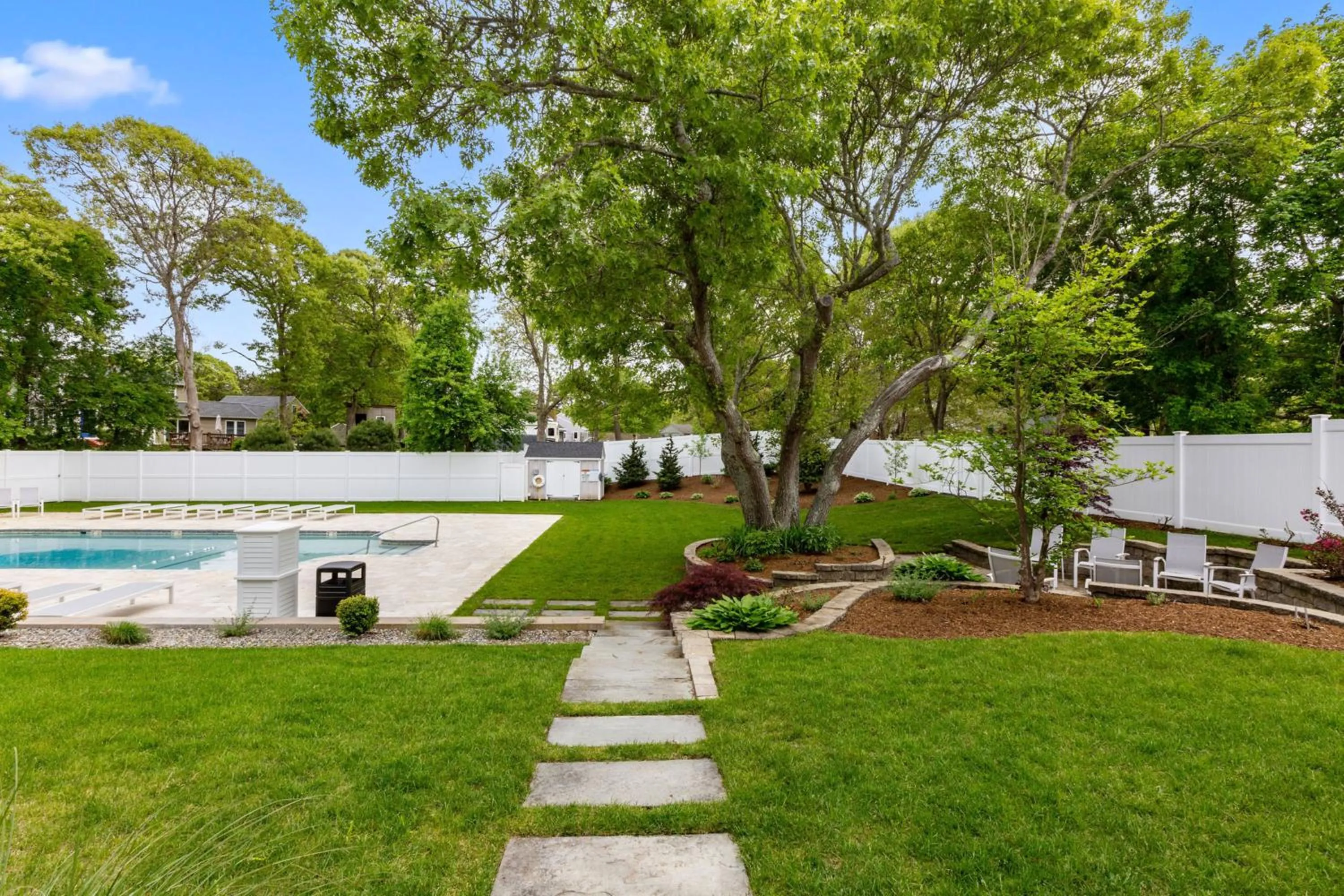 Swimming pool in Pelham on Main