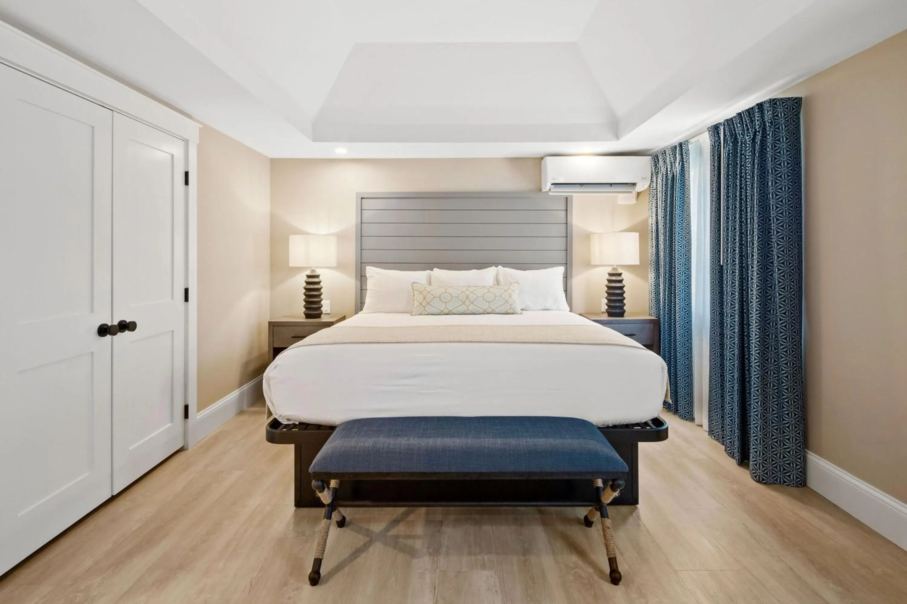 Bed in Pelham on Main