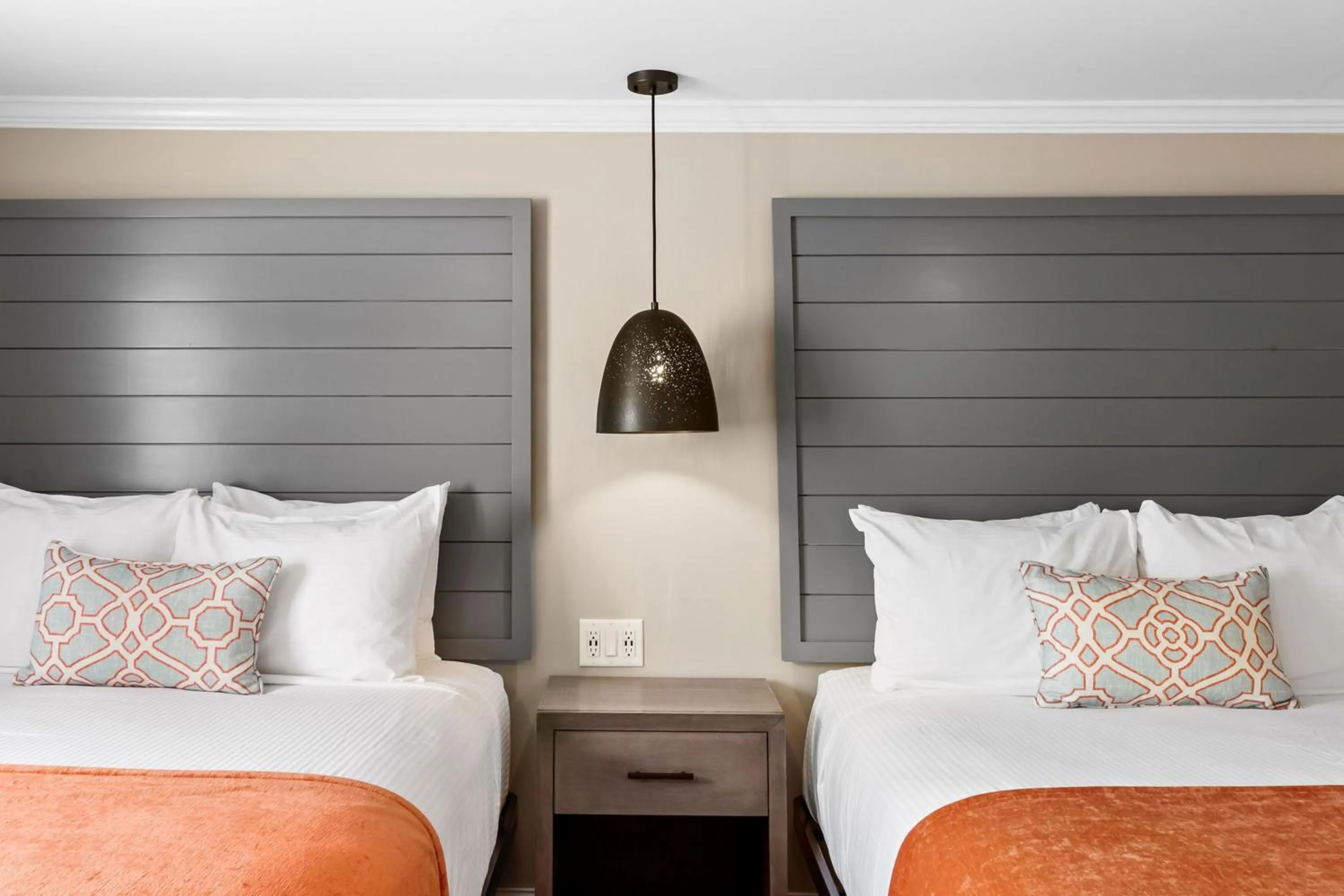 Bed in Pelham on Main