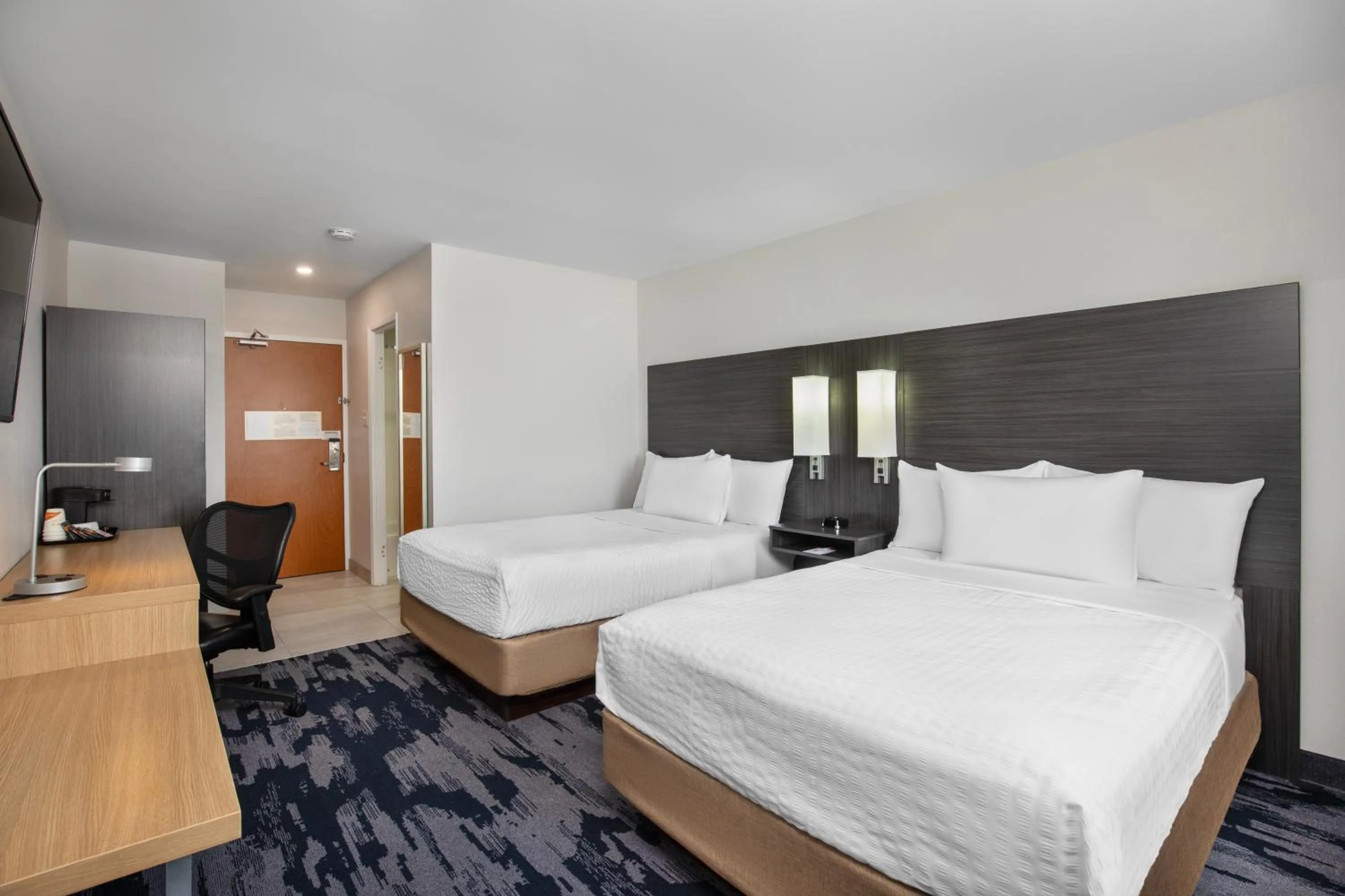 Photo of the whole room, Bed in Quality Inn & Suites