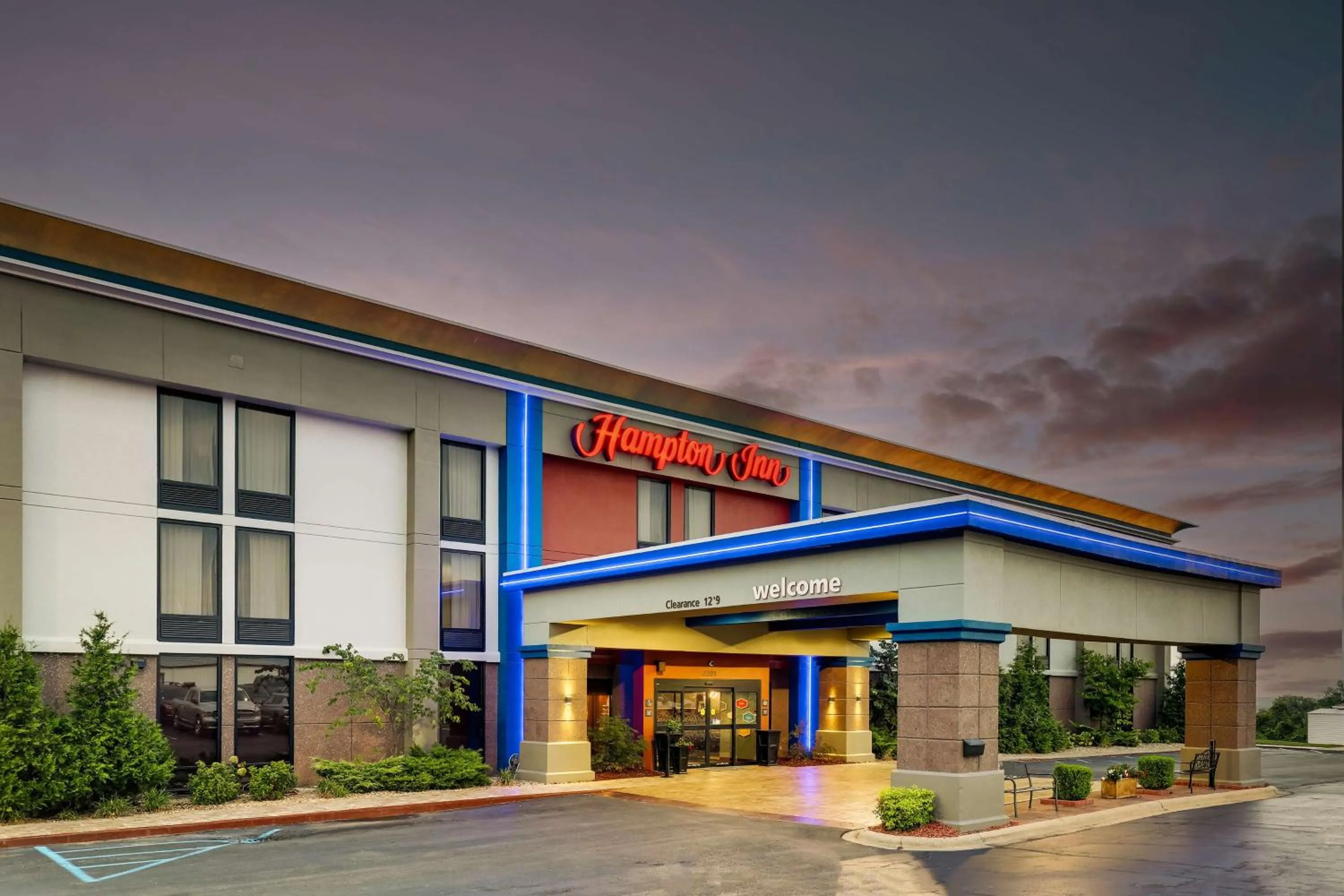 Property building in Hampton Inn Rolla