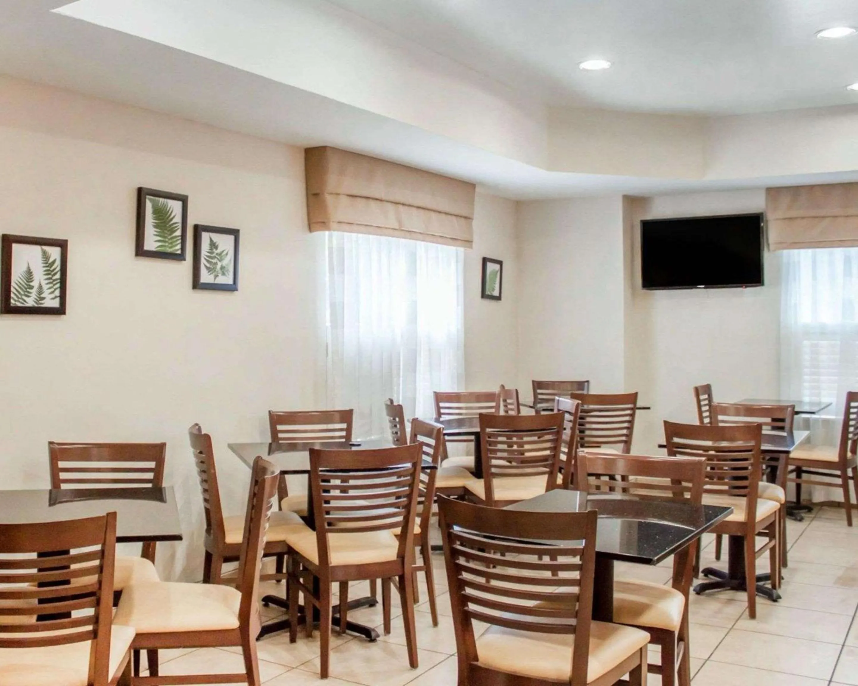 Restaurant/places to eat in Sleep Inn North Charleston Ashley Phosphate