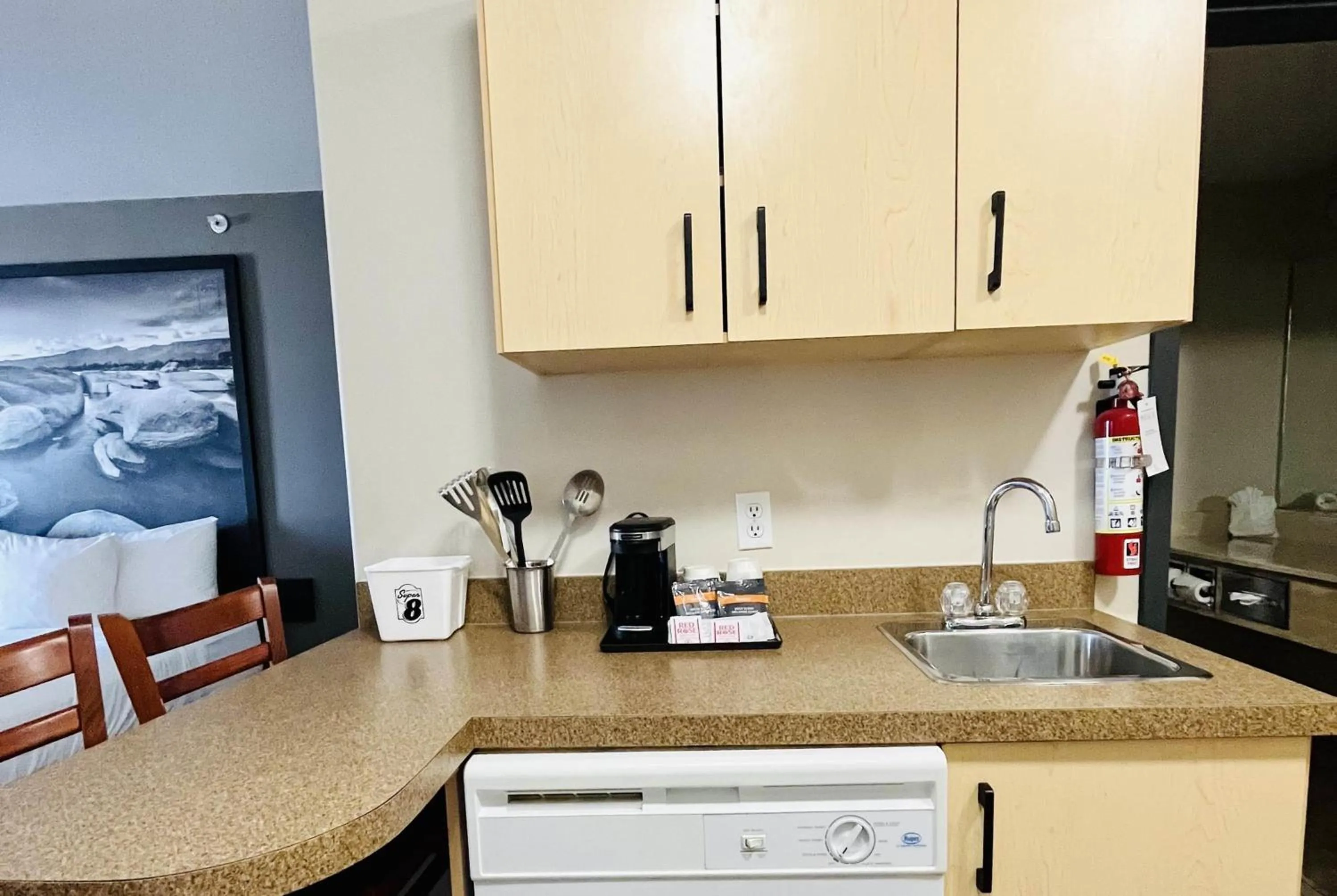 Photo of the whole room in Super 8 by Wyndham Grande Prairie