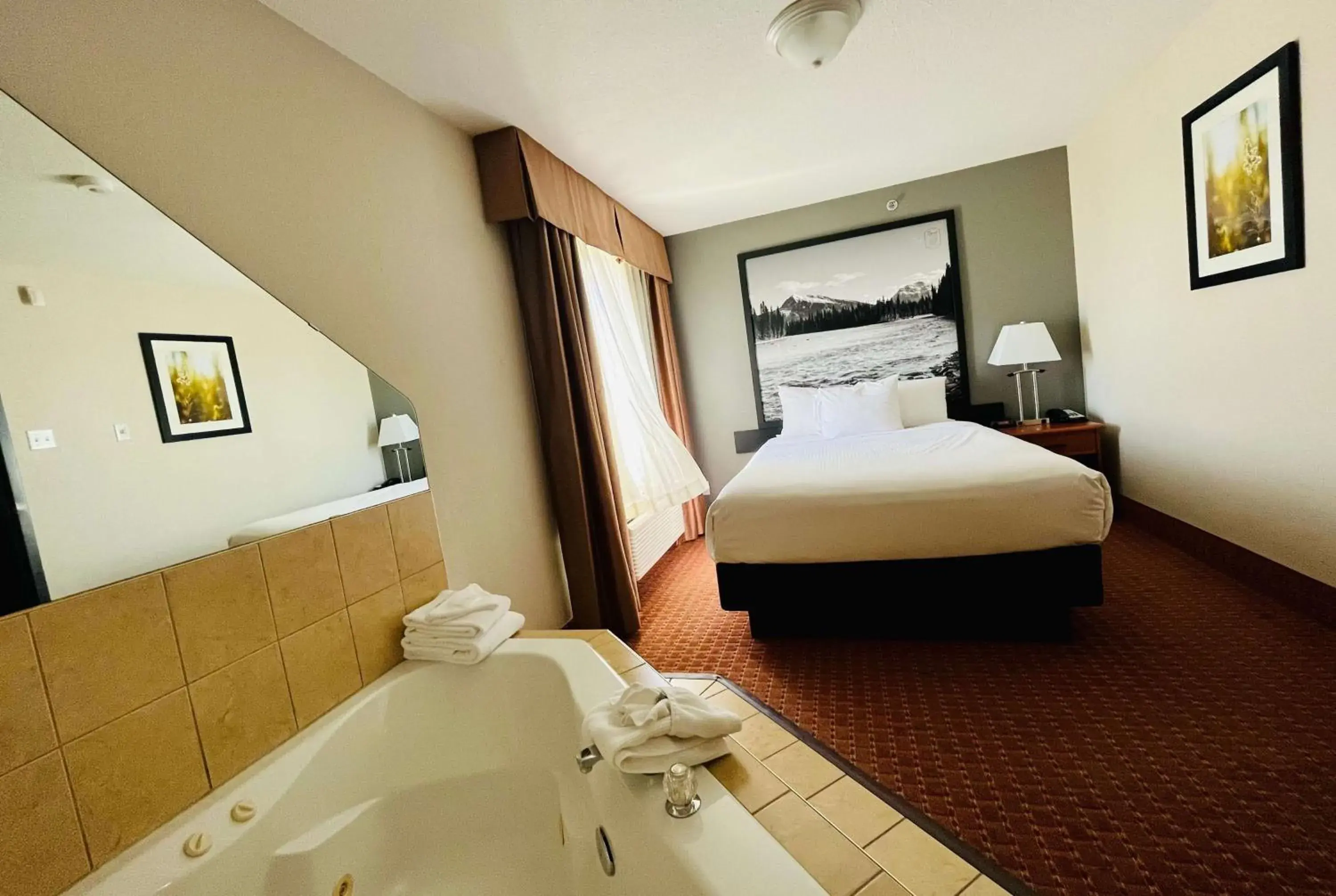 One-Bedroom Queen Suite - Non-Smoking in Super 8 by Wyndham Grande Prairie One-Bedroom Queen Suite - Non-Smoking in Super 8 by Wyndham Grande Prairie