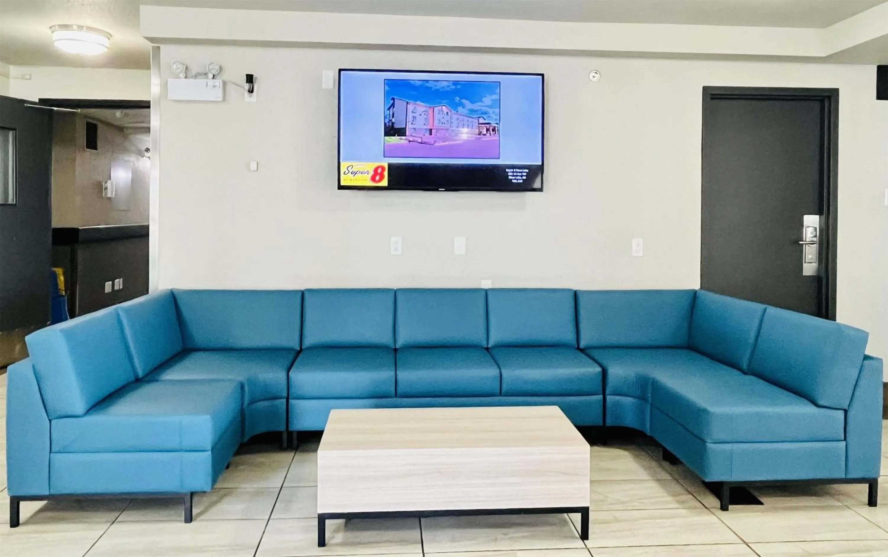 Lobby or reception in Super 8 by Wyndham Grande Prairie