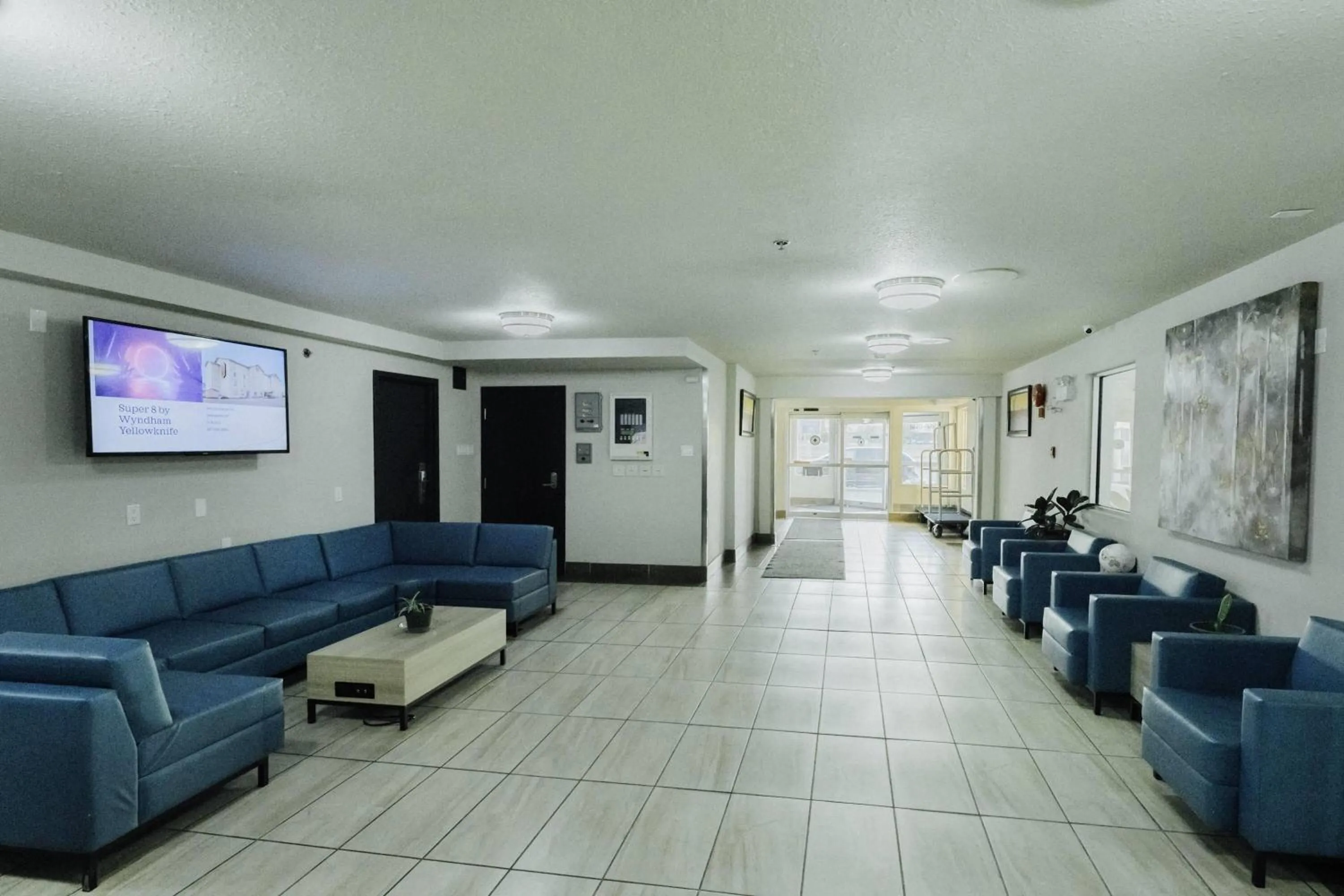 Lobby or reception in Super 8 by Wyndham Grande Prairie