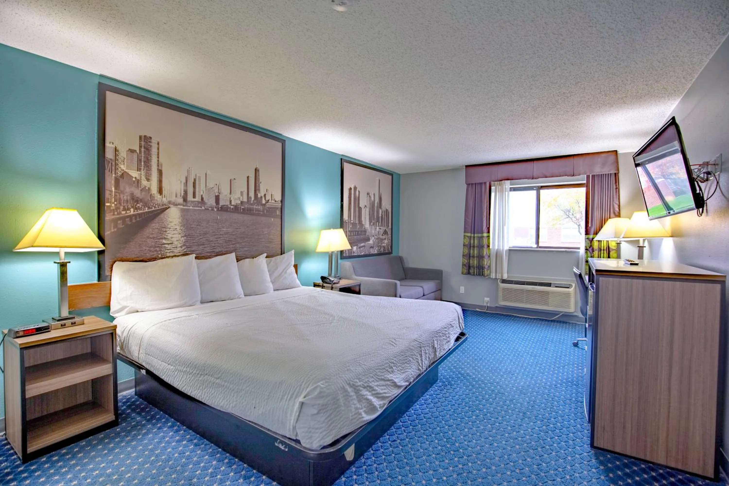 Bed in Super 8 by Wyndham Rockford I-90 Casino District