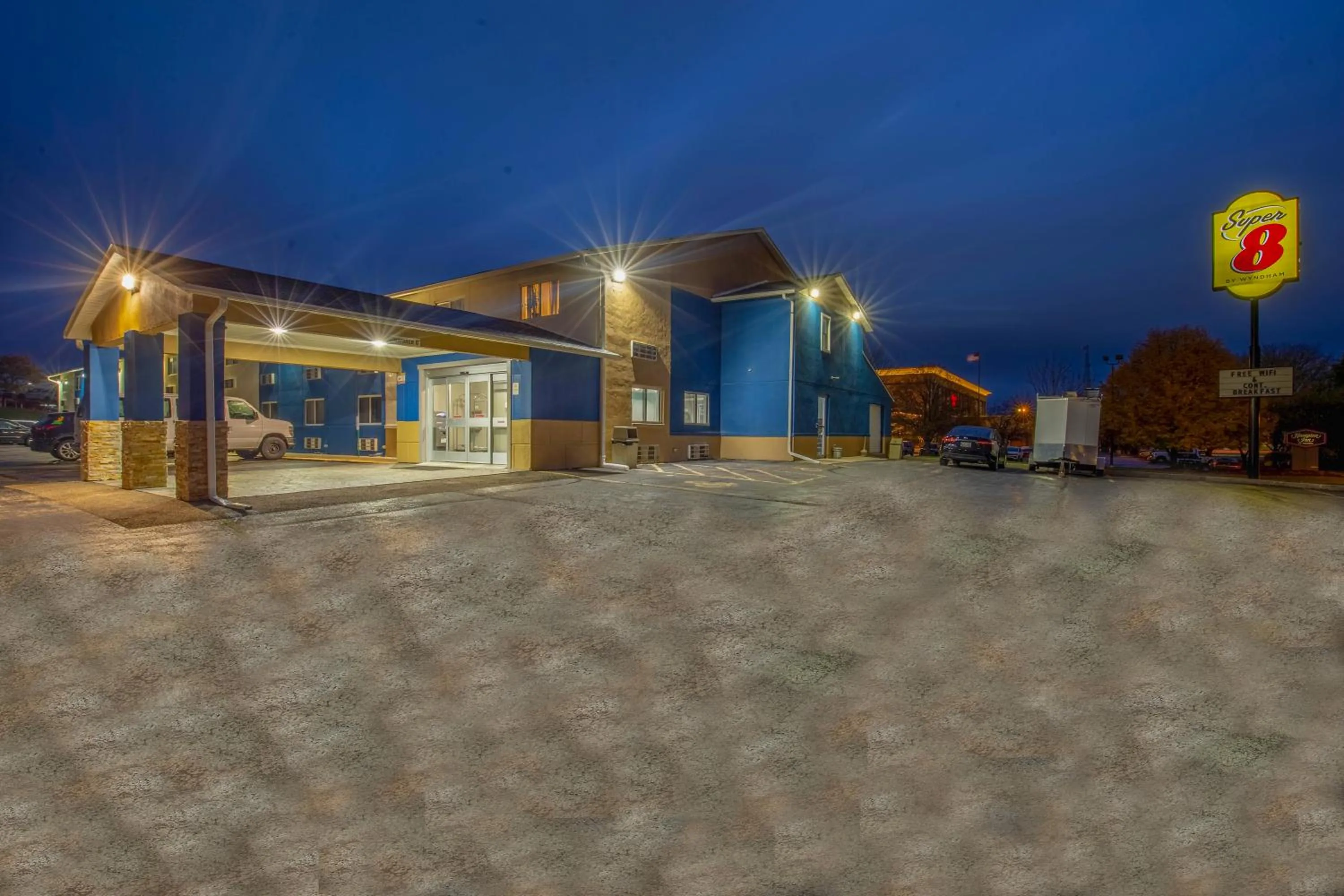 Super 8 by Wyndham Rockford I-90 Casino District