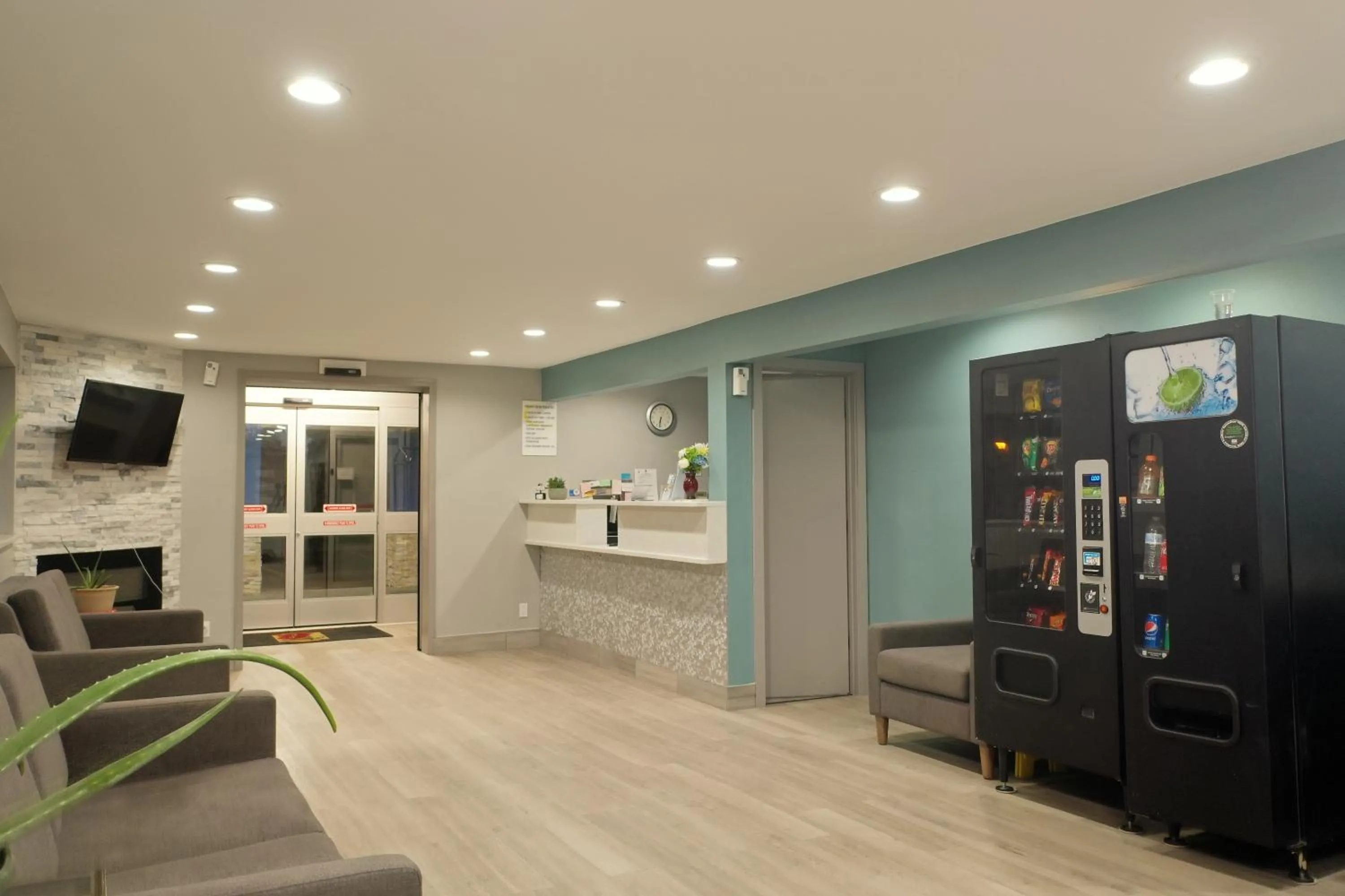 Super 8 by Wyndham Rockford I-90 Casino District