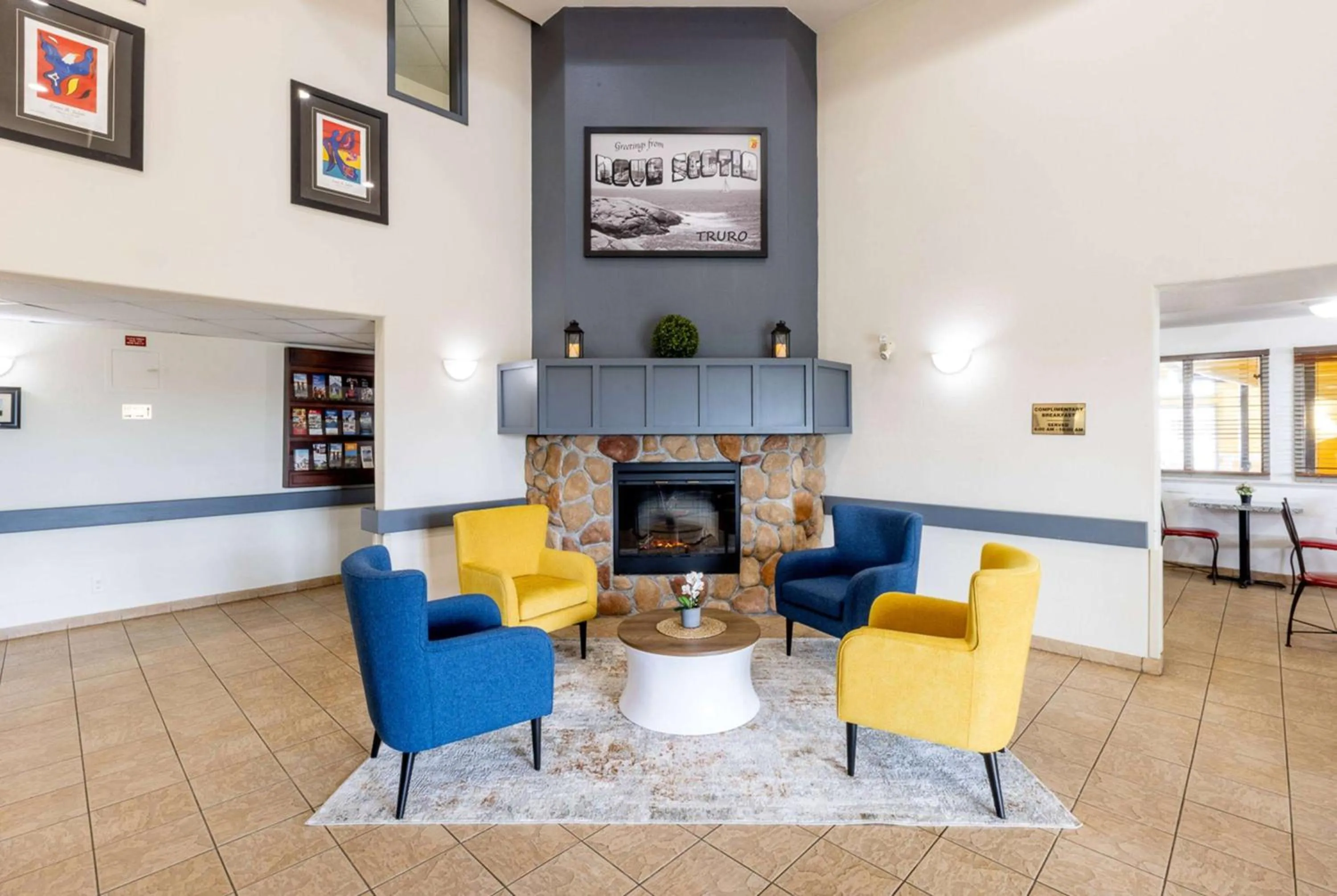 Lobby or reception in Super 8 by Wyndham Truro NS