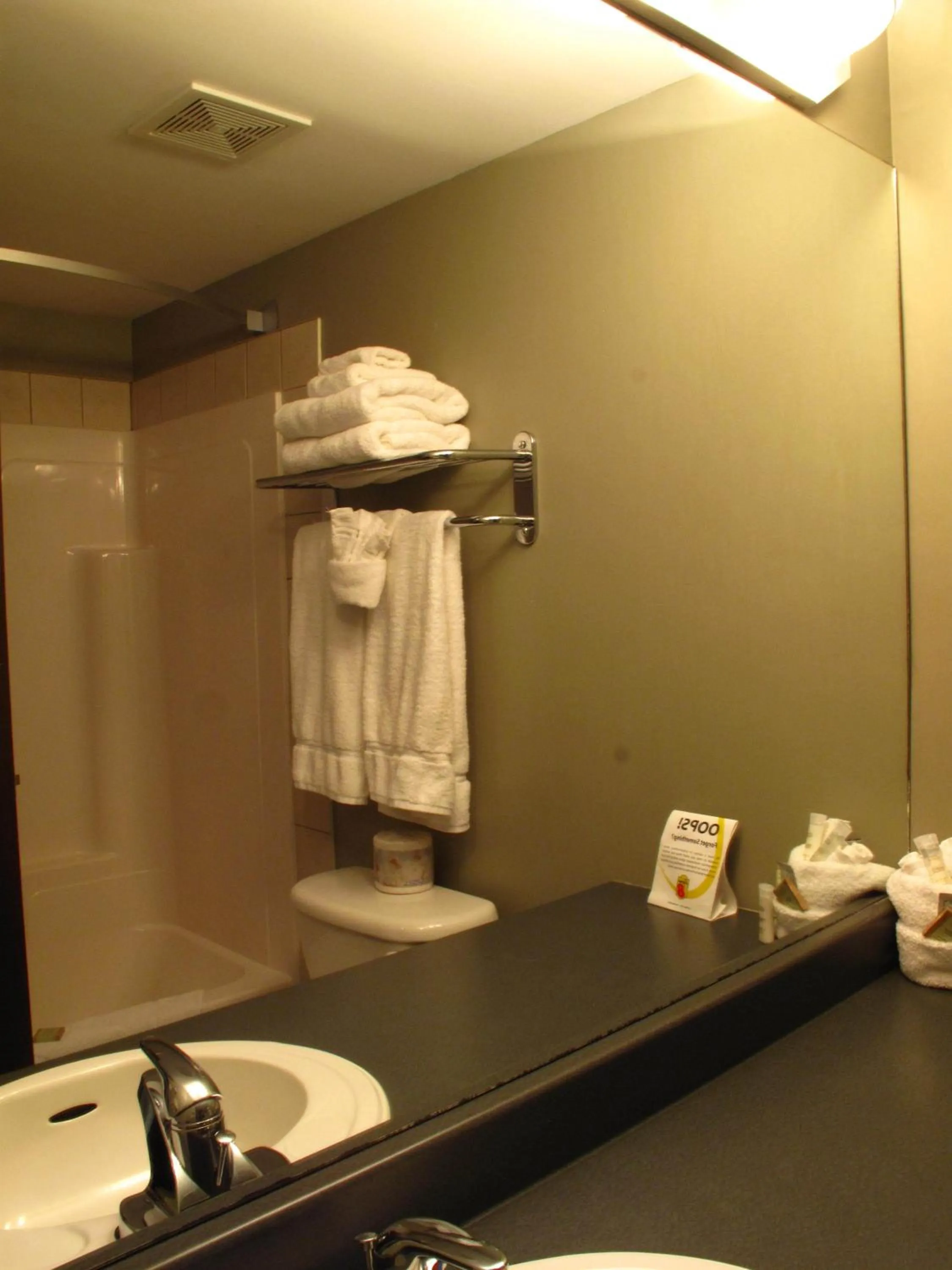 Bathroom in Super 8 by Wyndham Truro NS