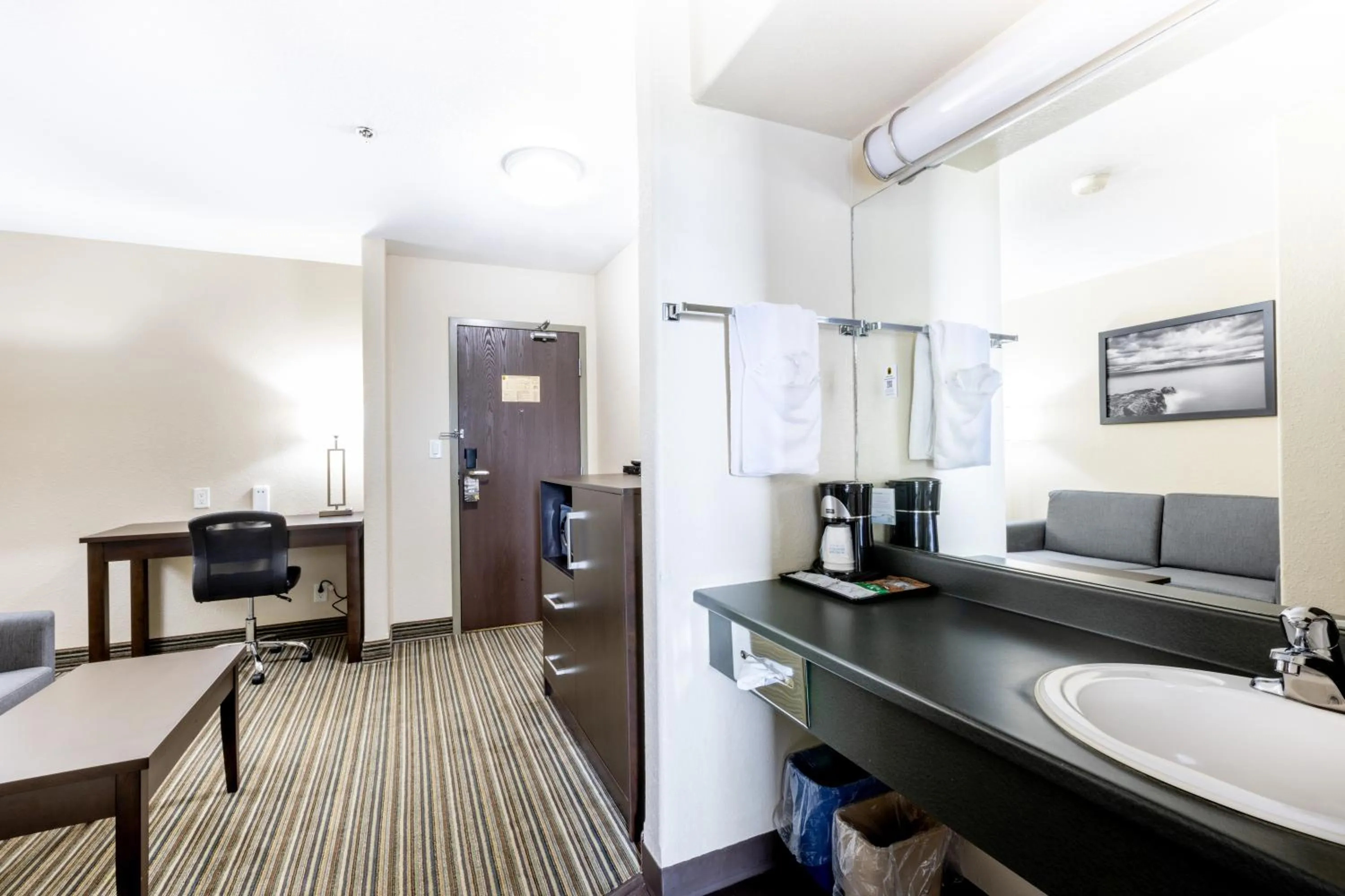 Bathroom in Super 8 by Wyndham Truro NS