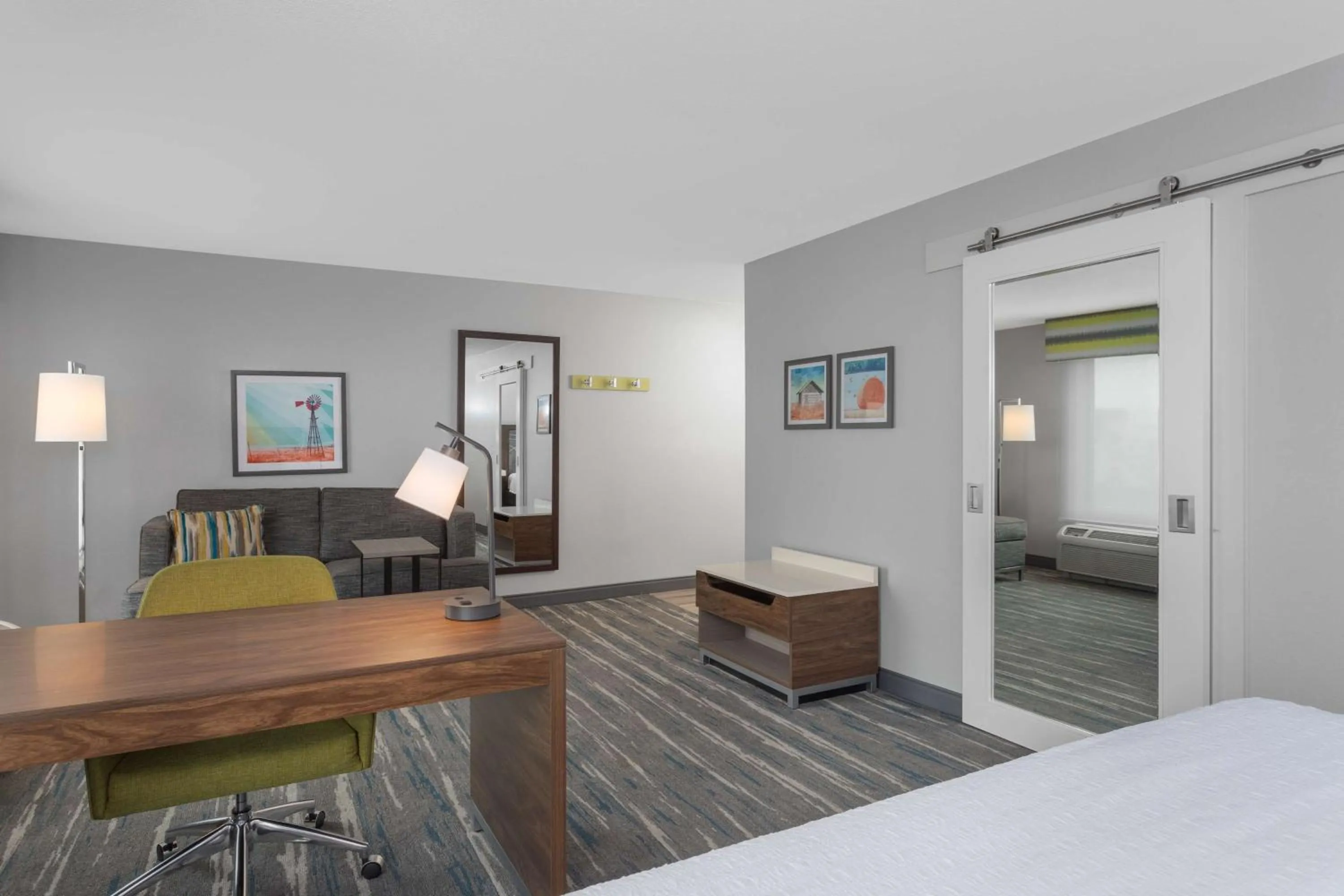 Bedroom, Bed in Hampton Inn and Suites - Lincoln Northeast