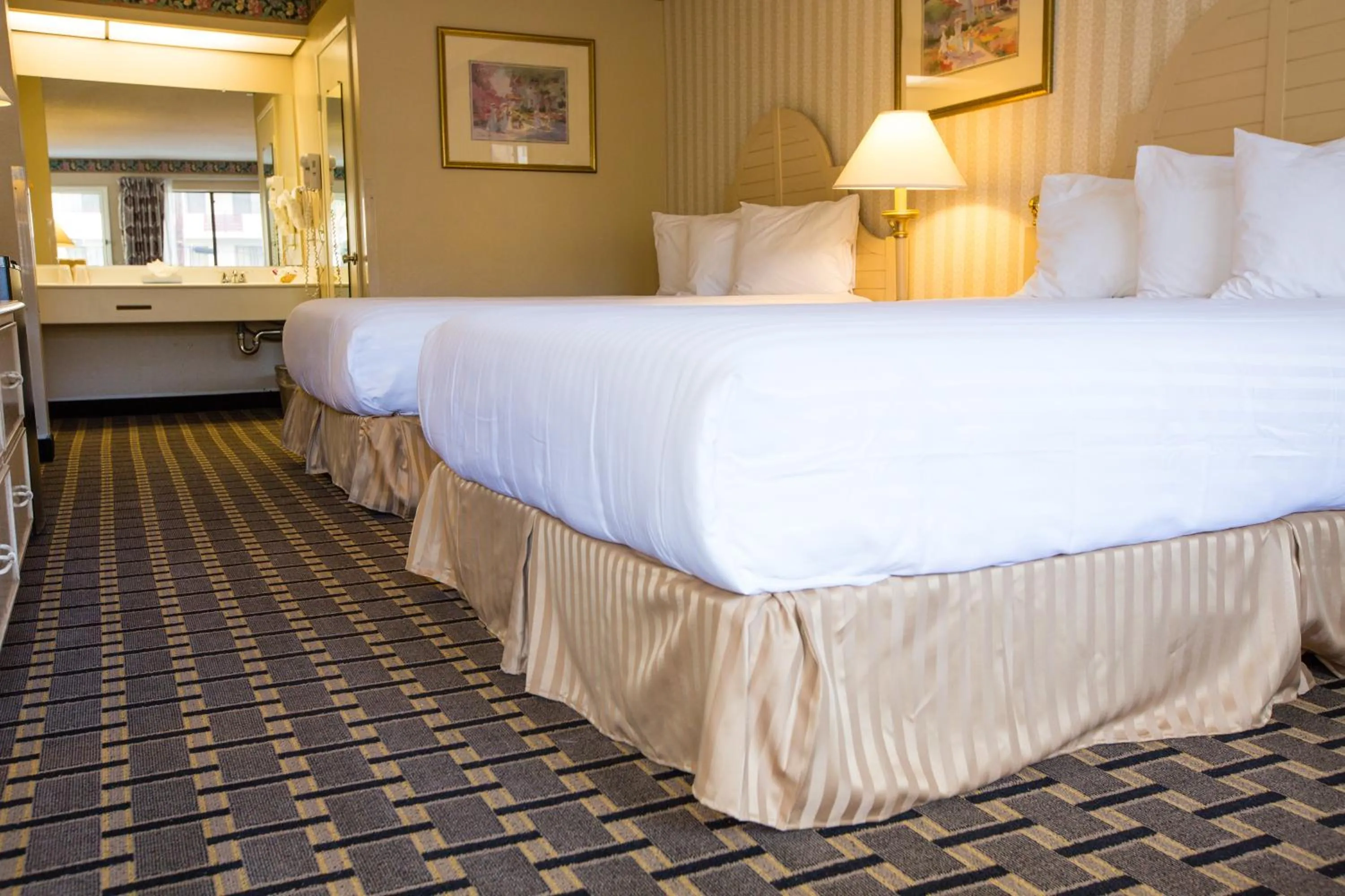 Bed in Anaheim Carriage Inn