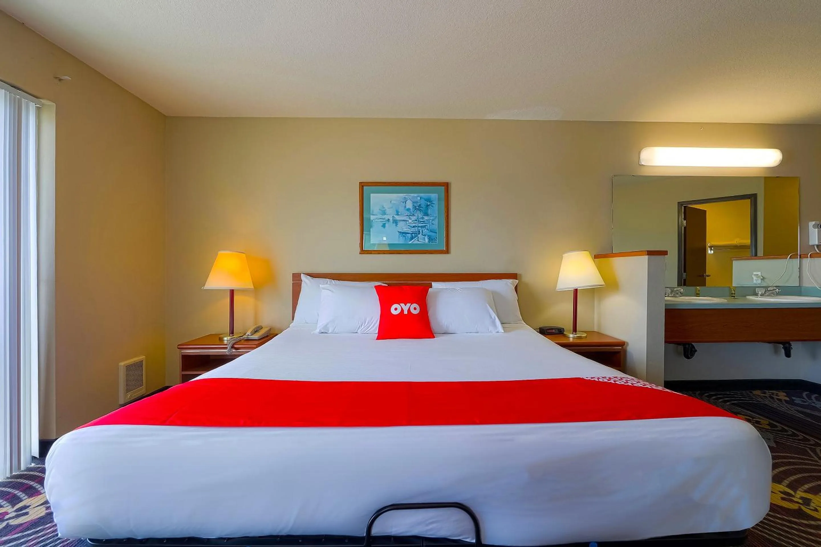 Bedroom, Bed in Siletz Bay Beachfront Hotel by OYO Lincoln City
